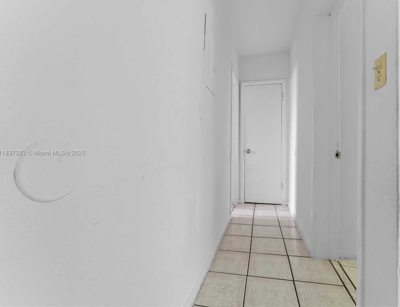 Small Image of 1165 MARSEILLE DR #33, Miami Beach Number 4