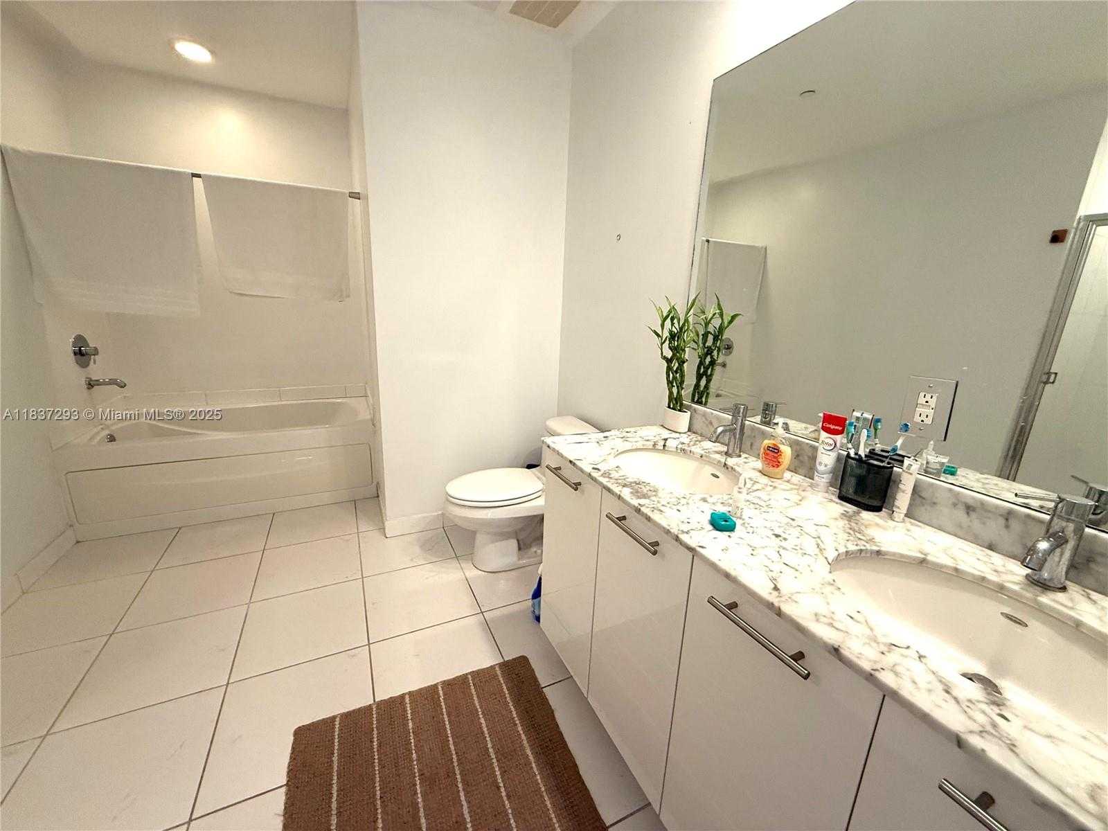 Small Image of 950 BRICKELL BAY DR #5007, Miami Number 10