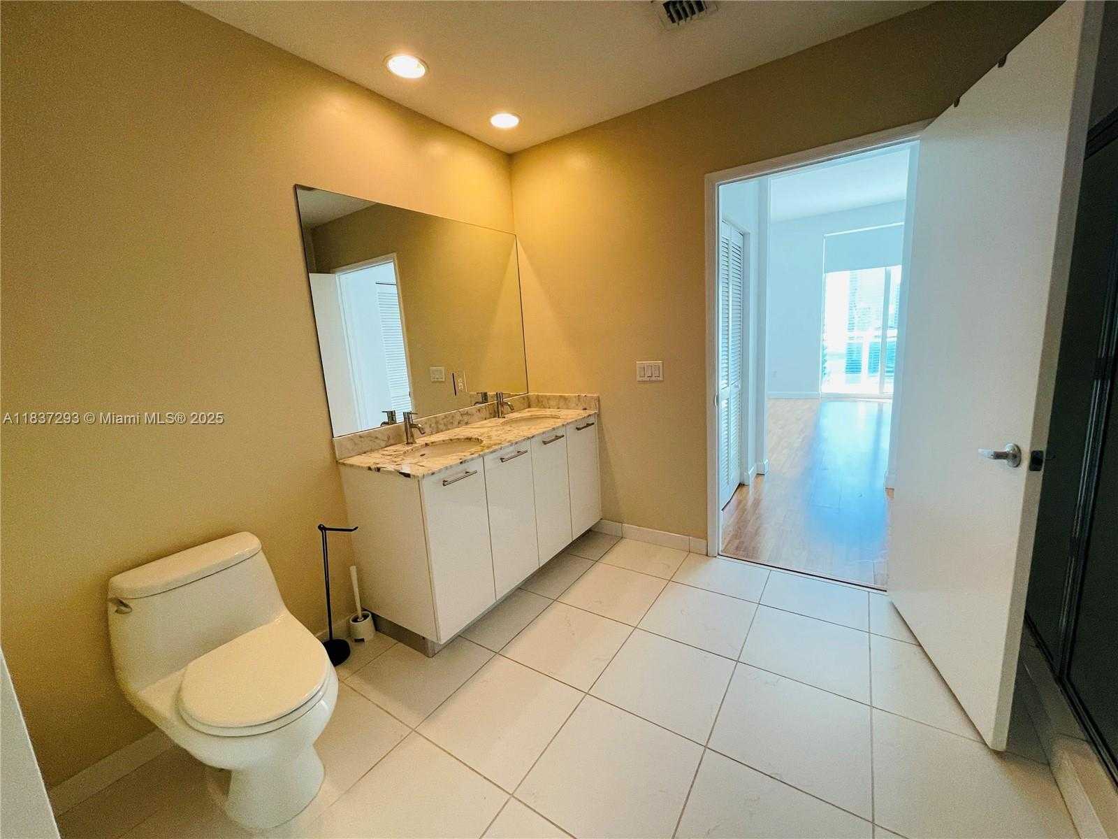 Small Image of 950 BRICKELL BAY DR #5007, Miami Number 11