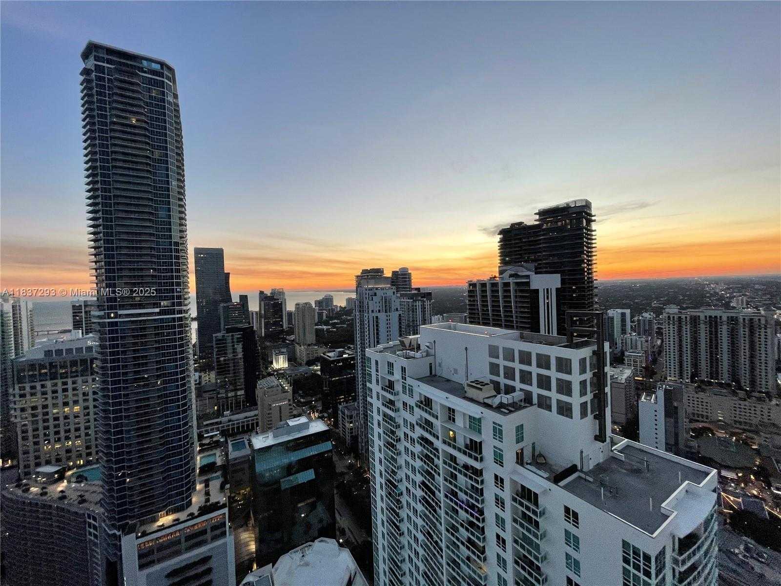 Small Image of 950 BRICKELL BAY DR #5007, Miami Number 16