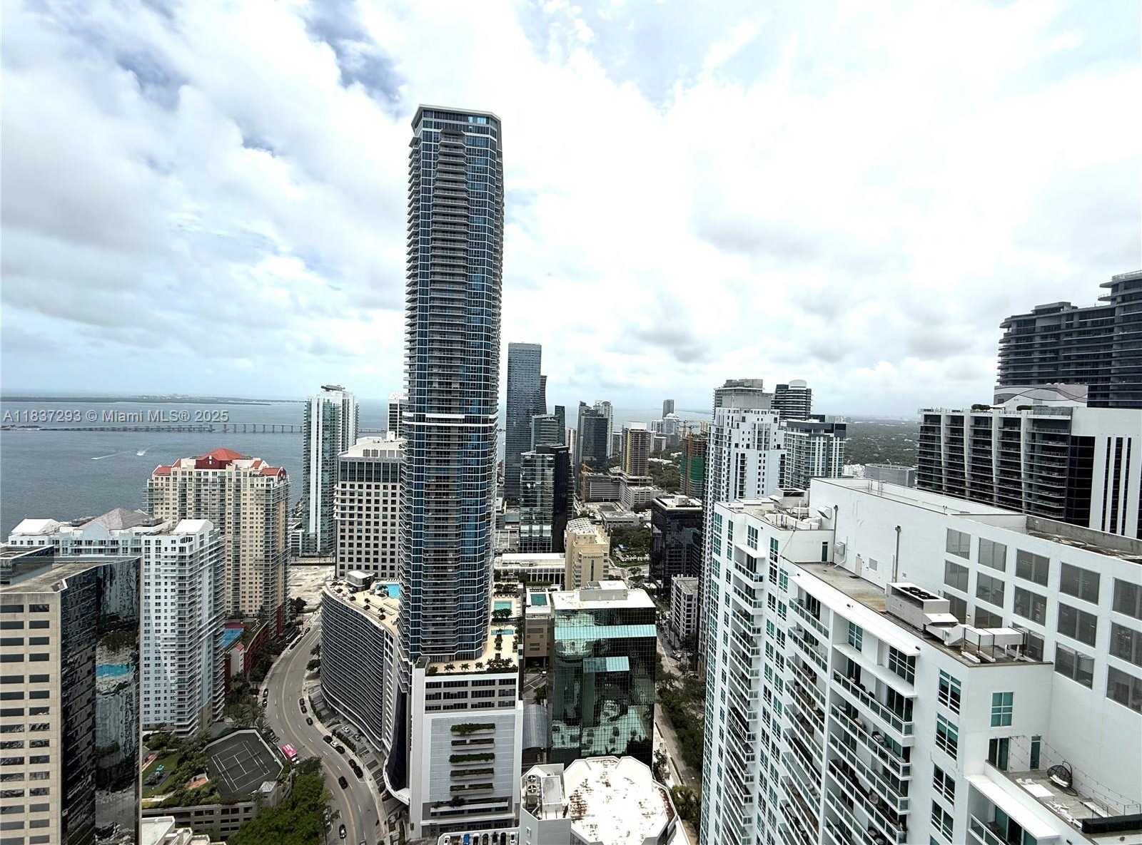 Small Image of 950 BRICKELL BAY DR #5007, Miami Number 20