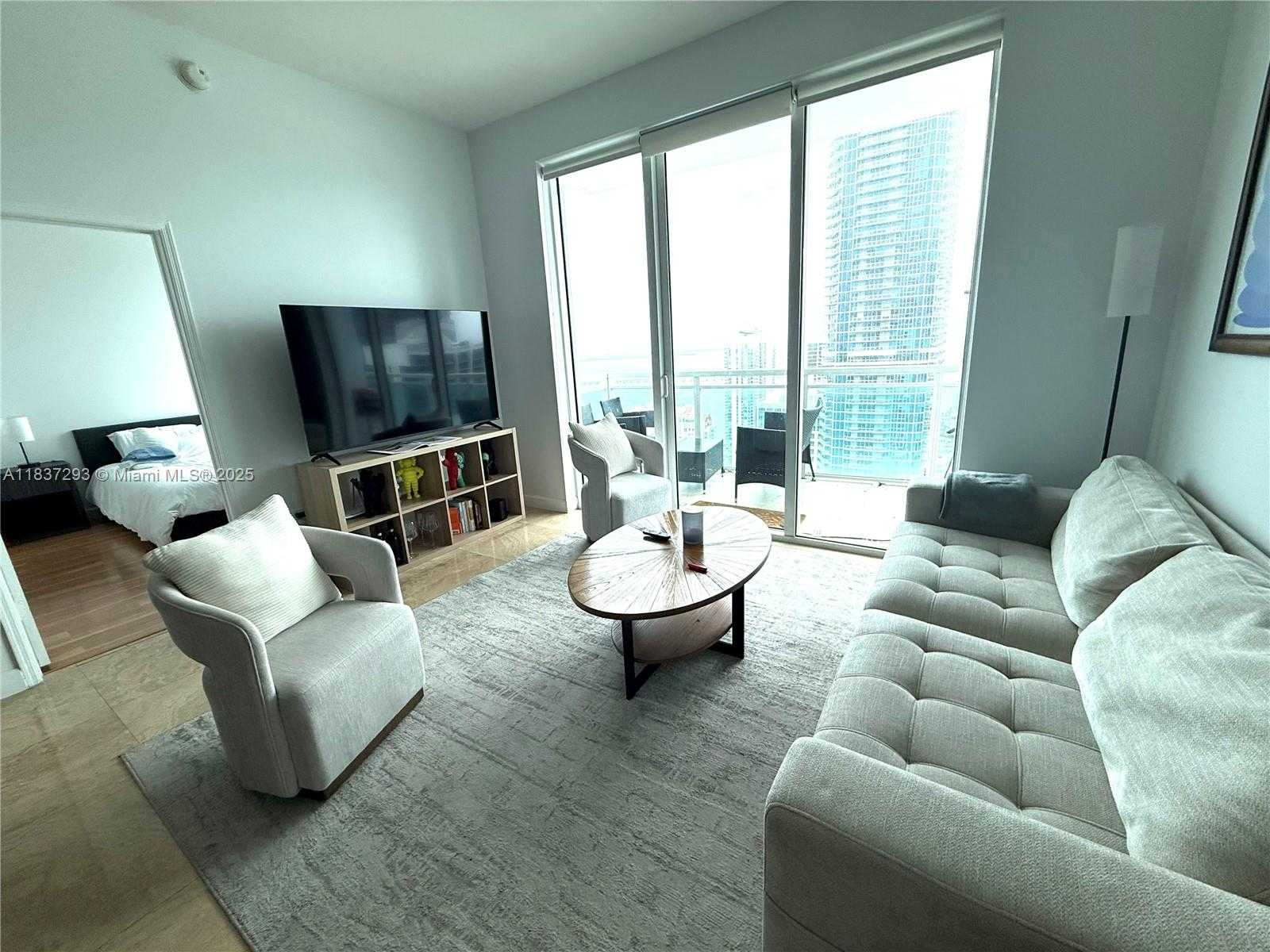 Small Image of 950 BRICKELL BAY DR #5007, Miami Number 4