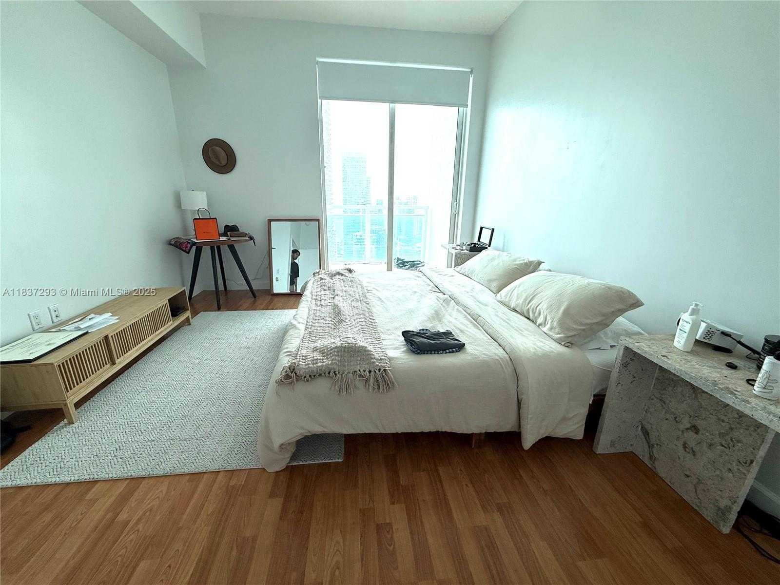 Small Image of 950 BRICKELL BAY DR #5007, Miami Number 7