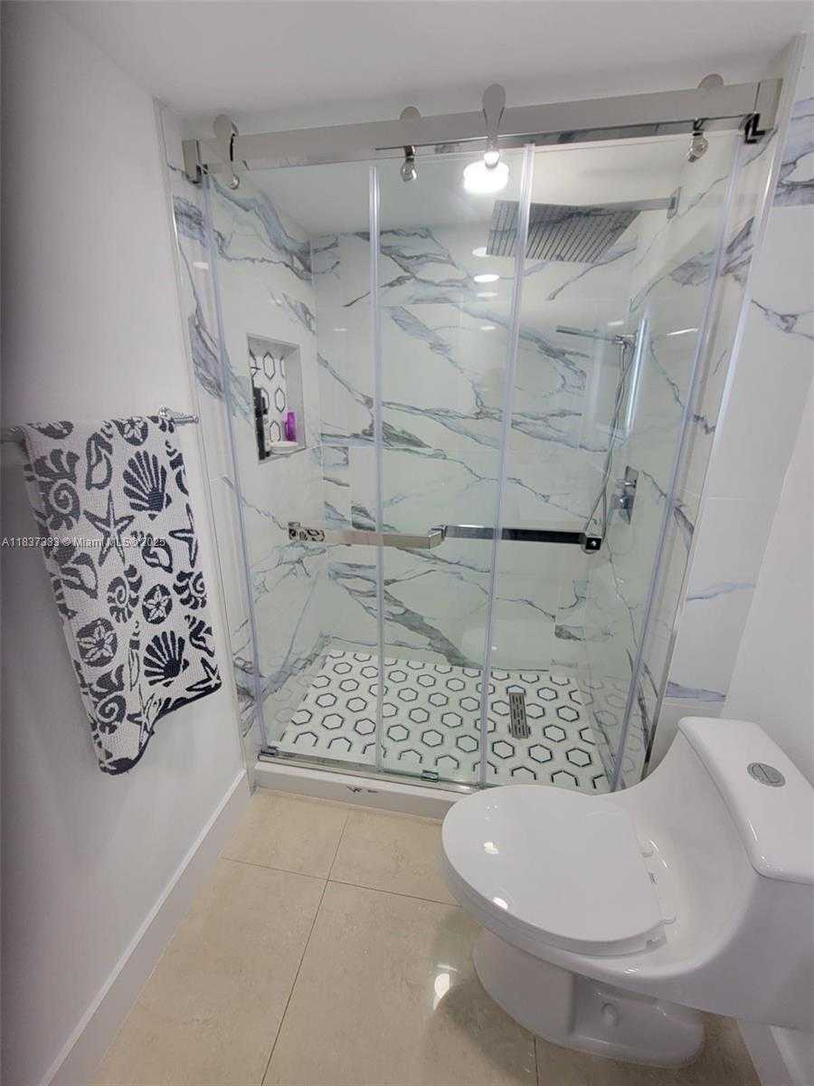 Small Image of 5701 COLLINS AVE #1512, Miami Beach Number 11