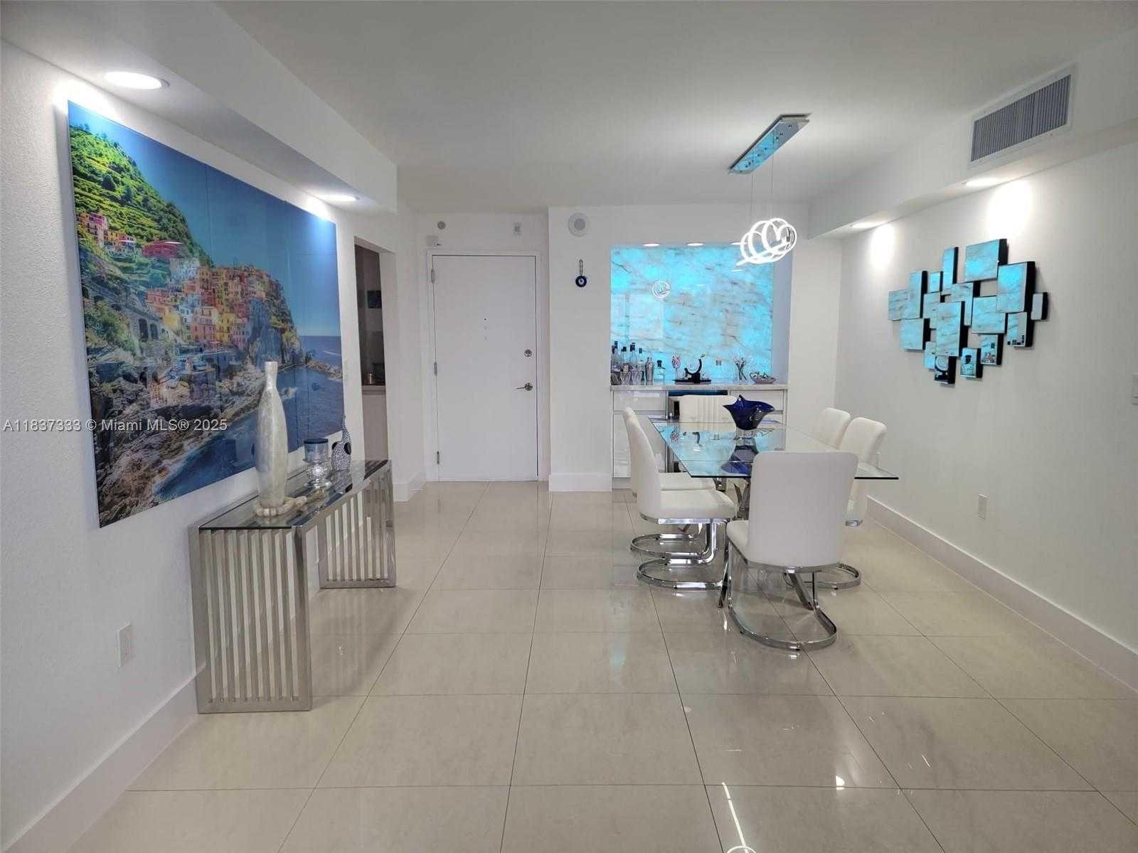 Small Image of 5701 COLLINS AVE #1512, Miami Beach Number 4