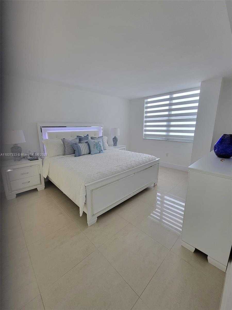 Small Image of 5701 COLLINS AVE #1512, Miami Beach Number 7