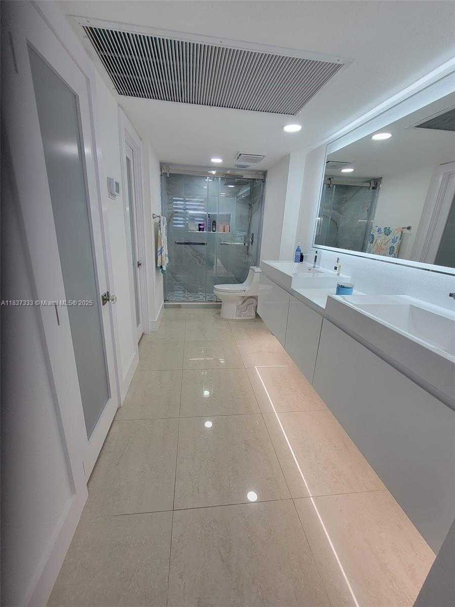 Small Image of 5701 COLLINS AVE #1512, Miami Beach Number 8
