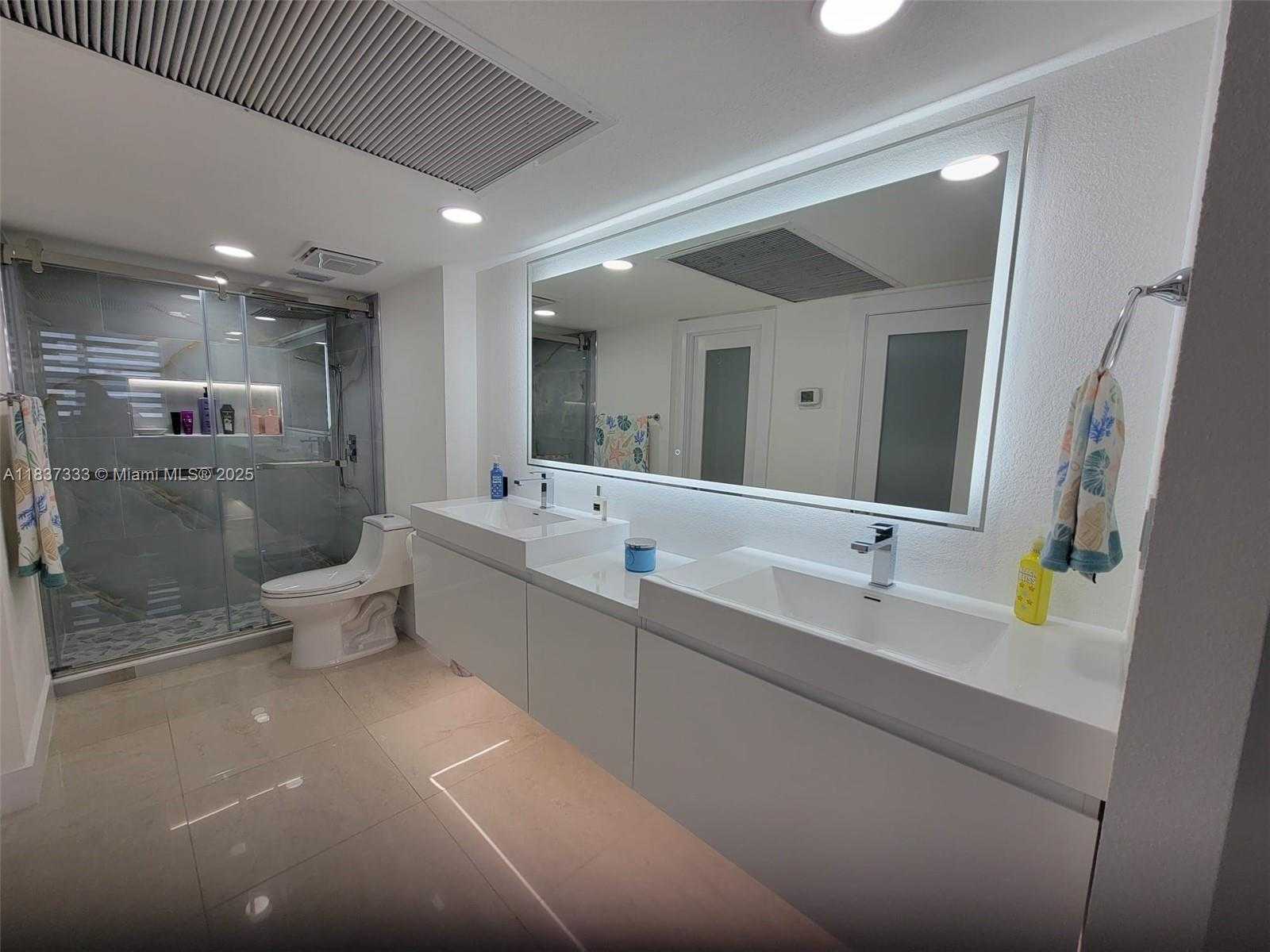 Small Image of 5701 COLLINS AVE #1512, Miami Beach Number 9