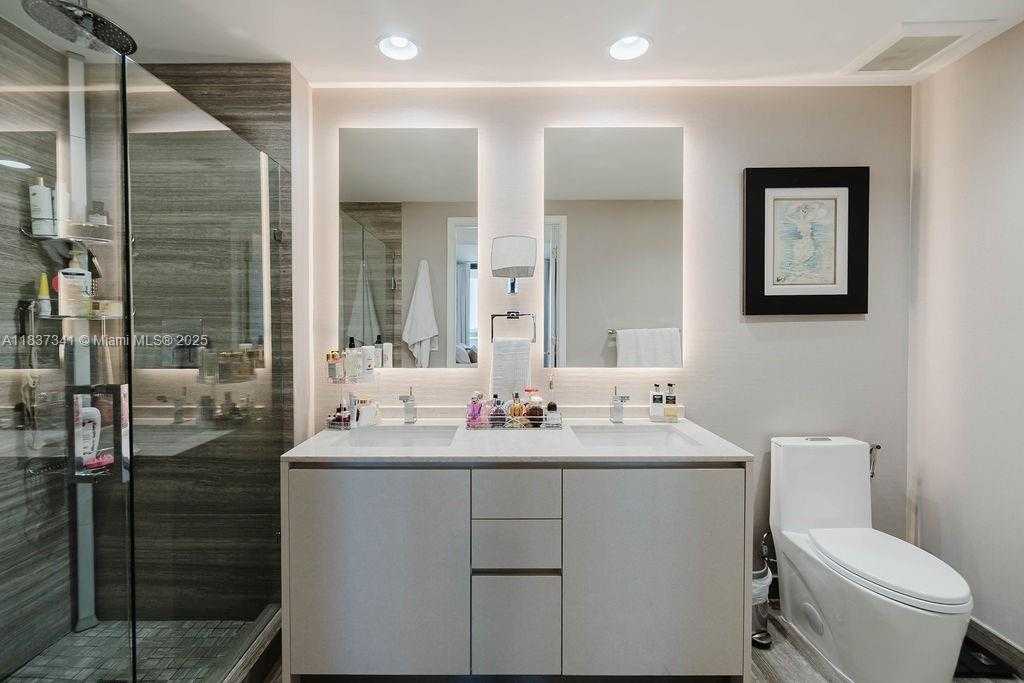 Small Image of 1010 BRICKELL AVE #1501, Miami Number 12