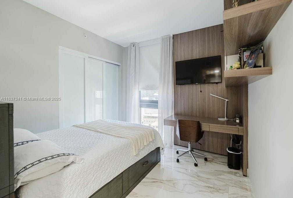 Small Image of 1010 BRICKELL AVE #1501, Miami Number 15