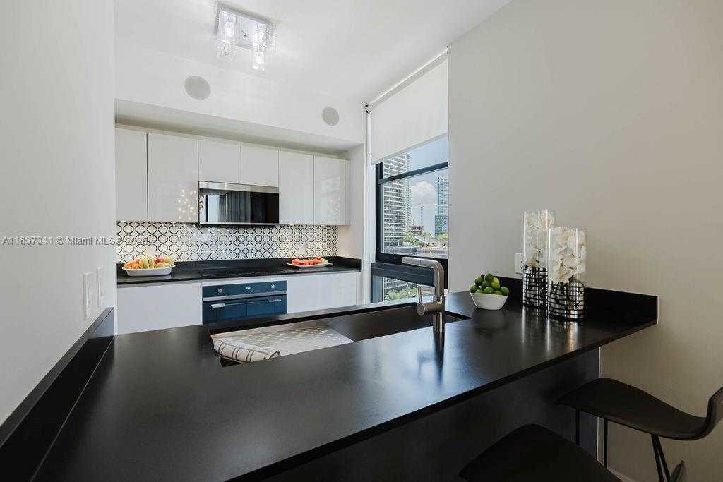 Small Image of 1010 BRICKELL AVE #1501, Miami Number 6