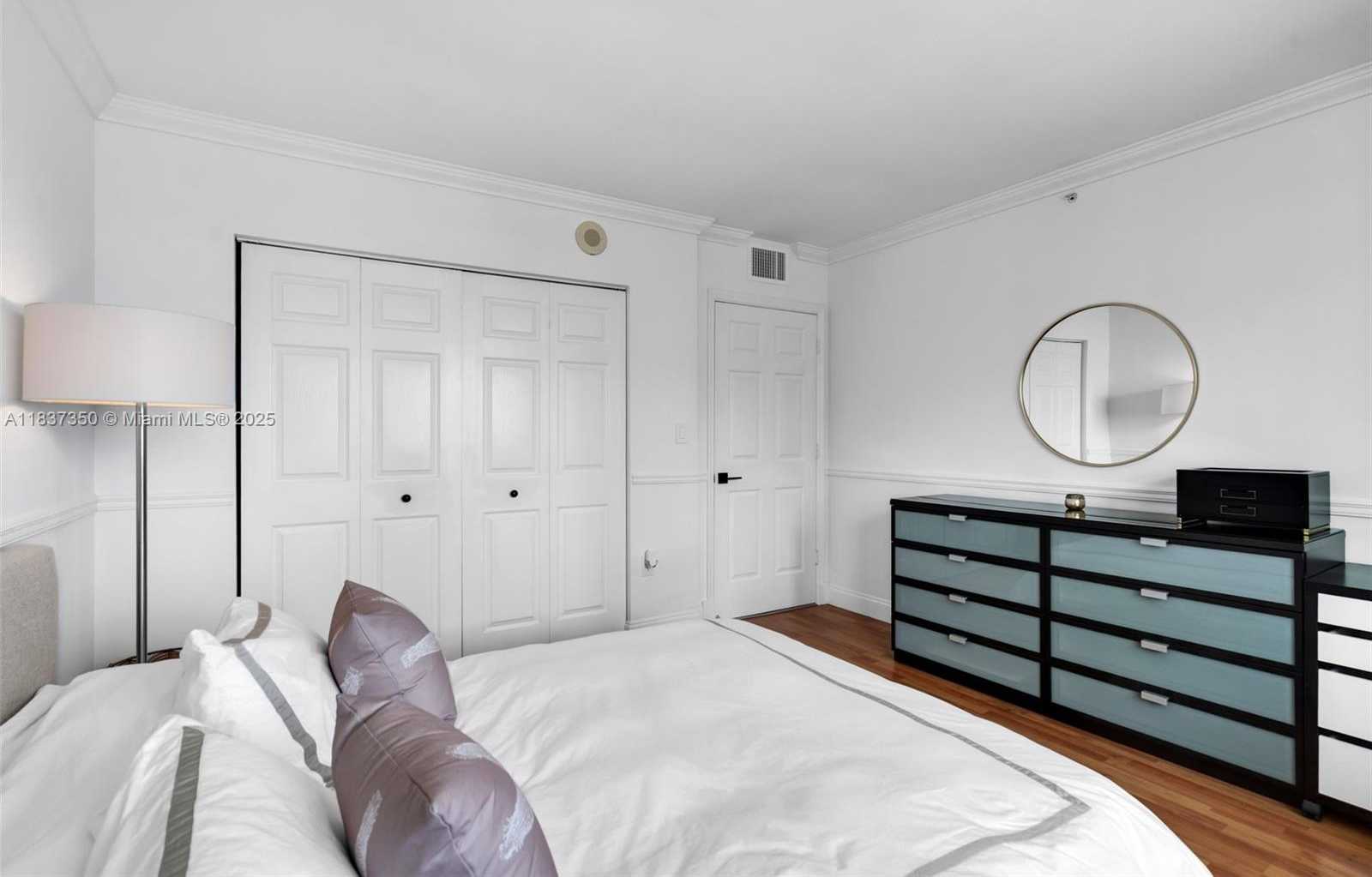 Small Image of 1155 BRICKELL BAY DR #2007, Miami Number 10