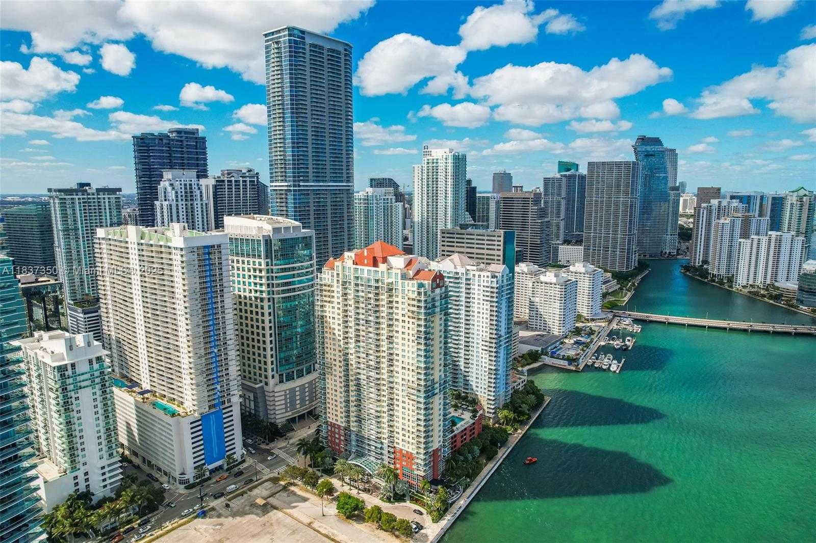 Small Image of 1155 BRICKELL BAY DR #2007, Miami Number 15
