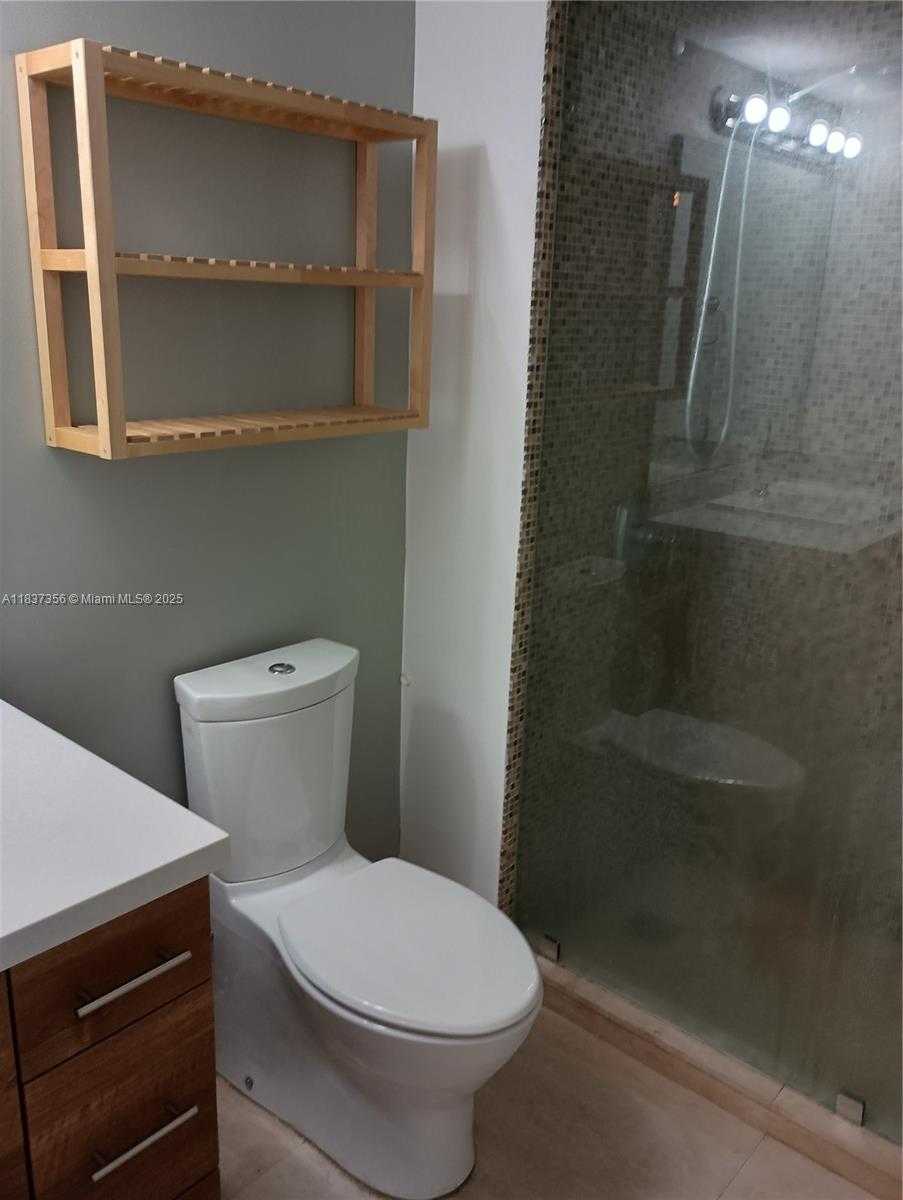 Small Image of 2101 BRICKELL AVE #2504, Miami Number 12