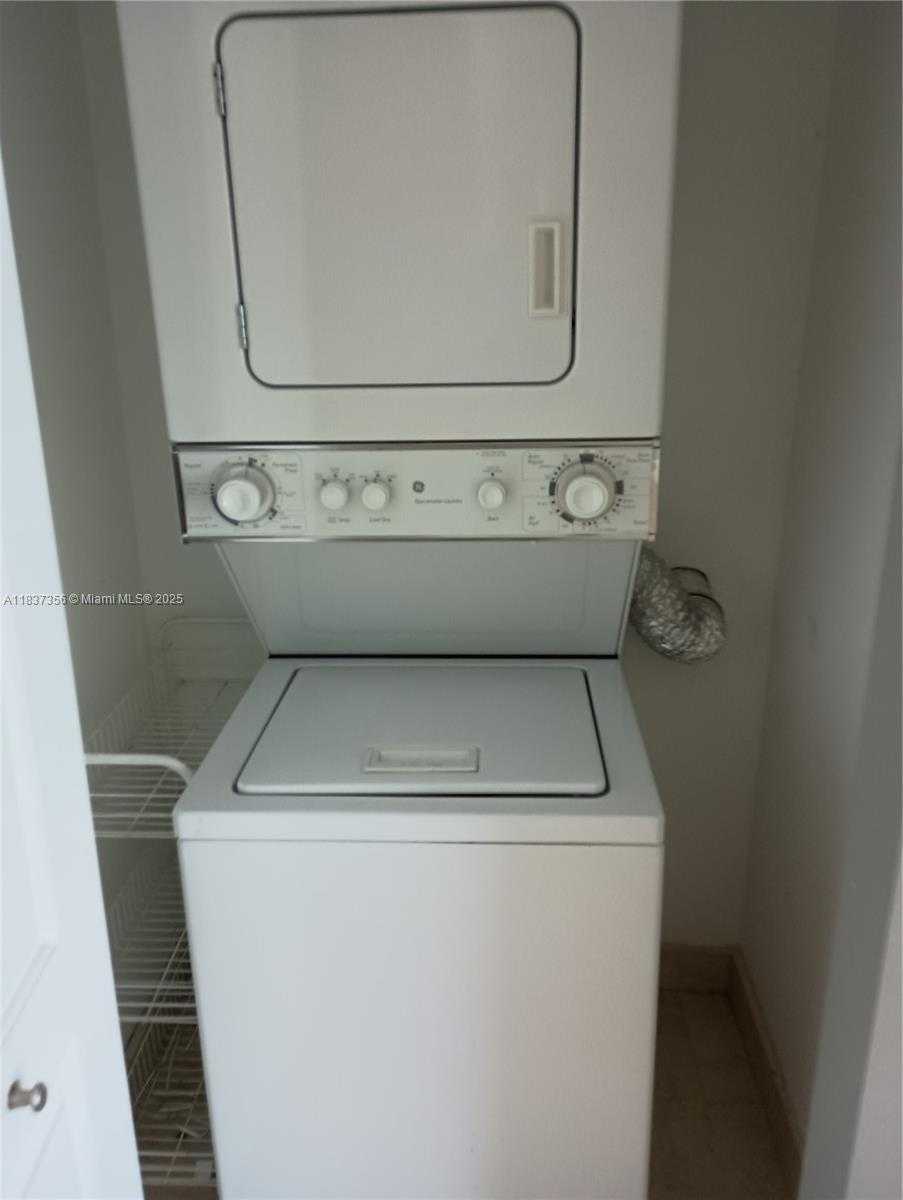 Small Image of 2101 BRICKELL AVE #2504, Miami Number 14