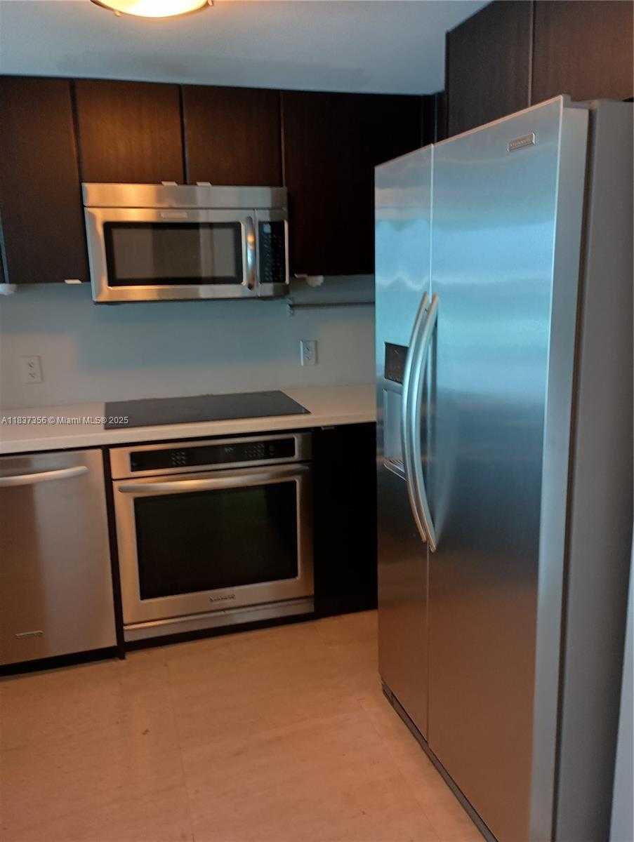 Small Image of 2101 BRICKELL AVE #2504, Miami Number 4