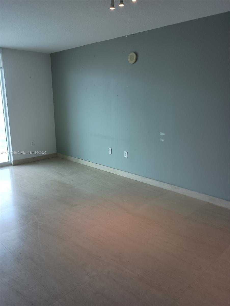 Small Image of 2101 BRICKELL AVE #2504, Miami Number 6
