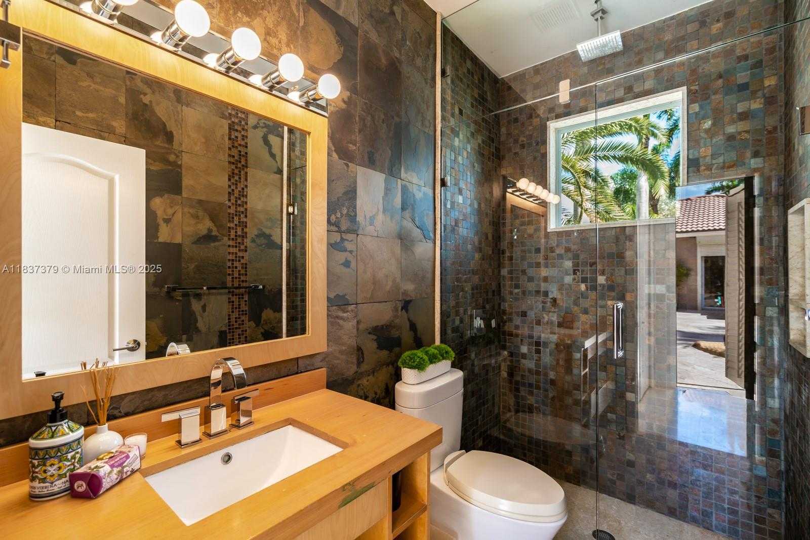 Small Image of 2535 GOLF VIEW DR, Weston Number 18