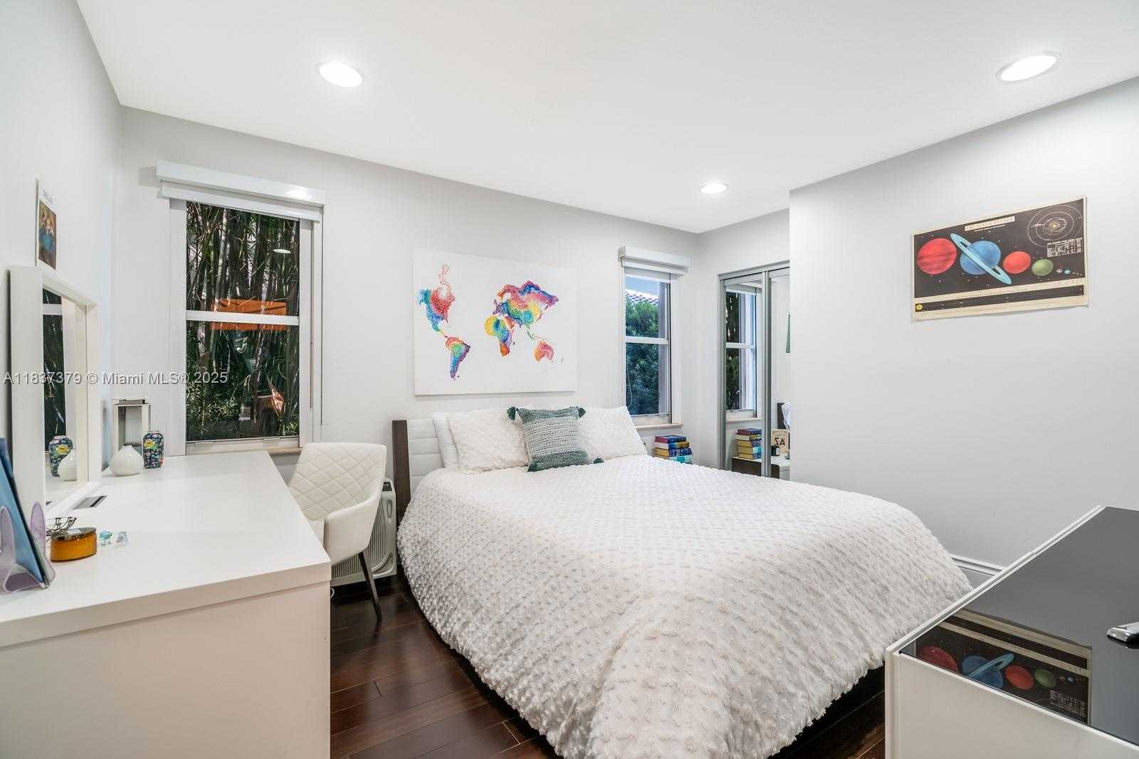 Small Image of 2535 GOLF VIEW DR, Weston Number 21