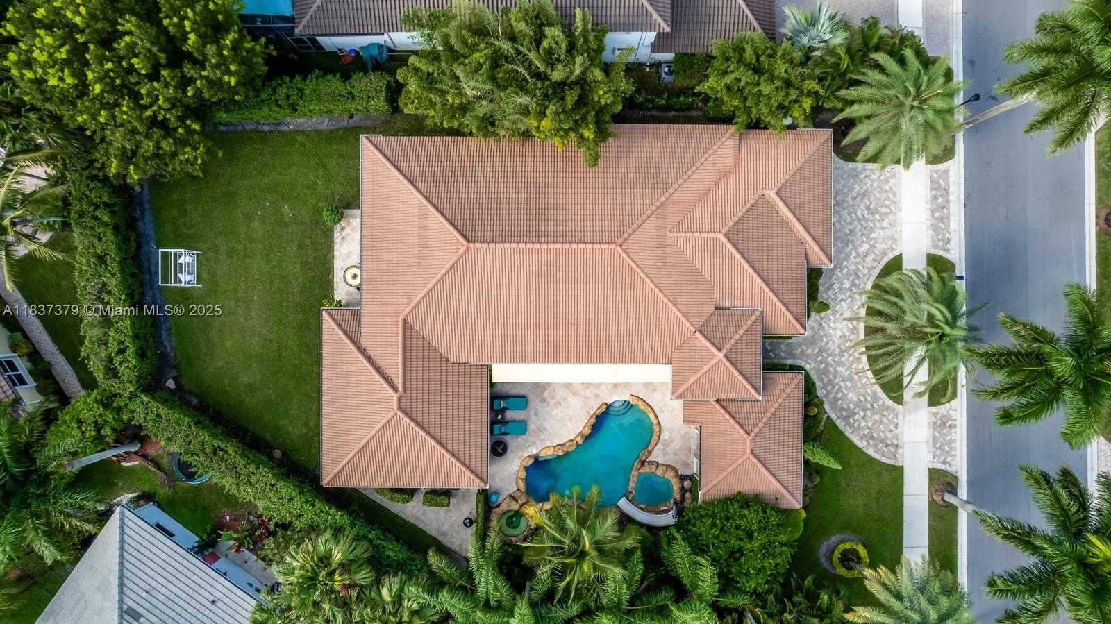 Small Image of 2535 GOLF VIEW DR, Weston Number 32
