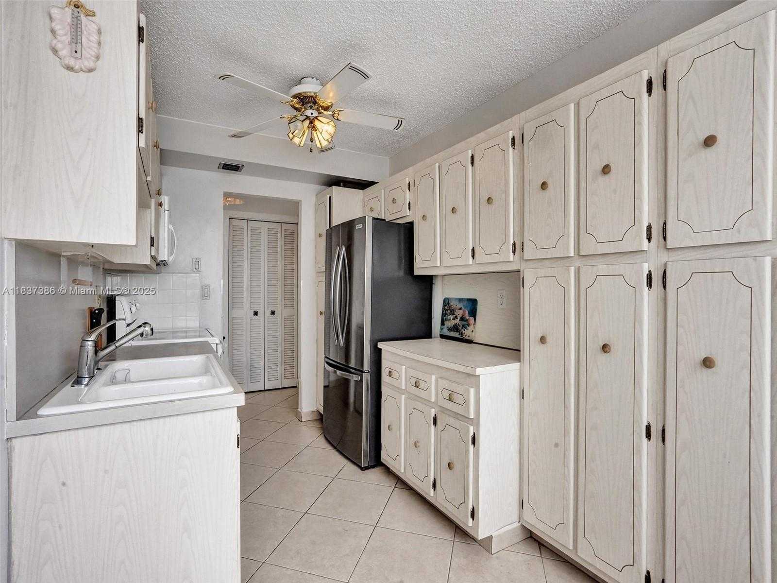 Small Image of 1833 SOUTH OCEAN DR #1511, Hallandale Beach Number 11