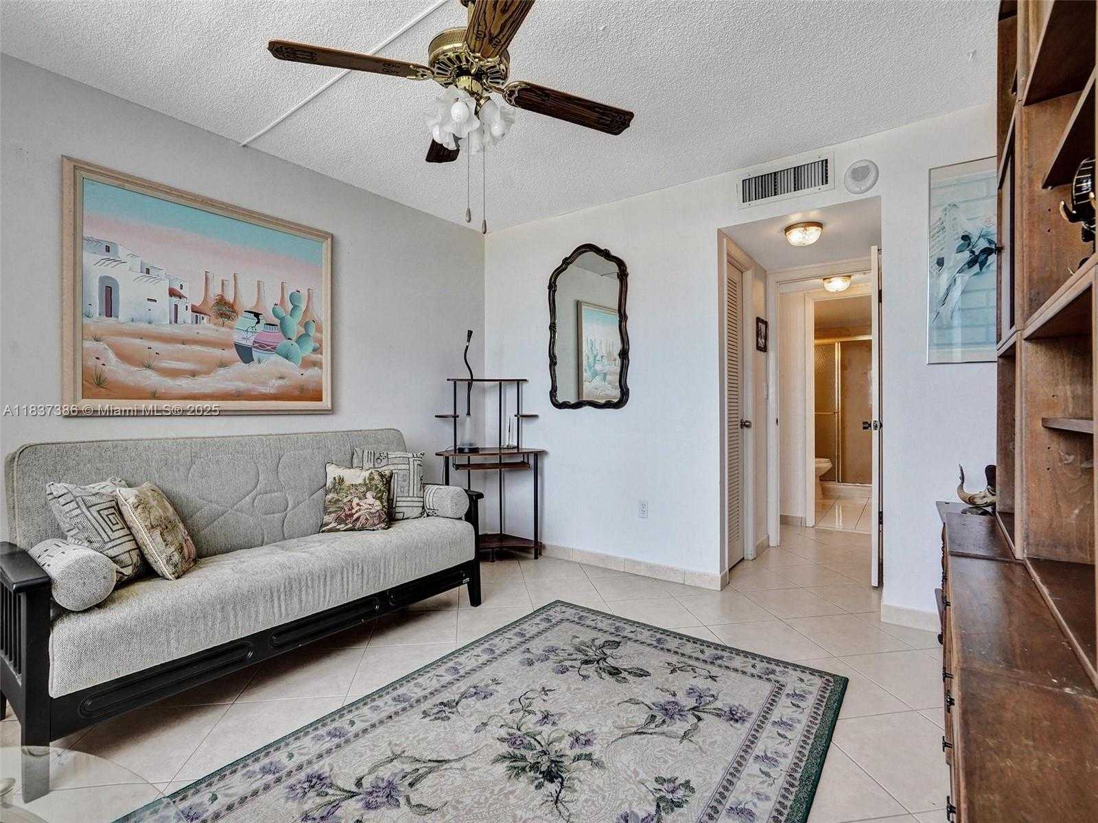 Small Image of 1833 SOUTH OCEAN DR #1511, Hallandale Beach Number 22