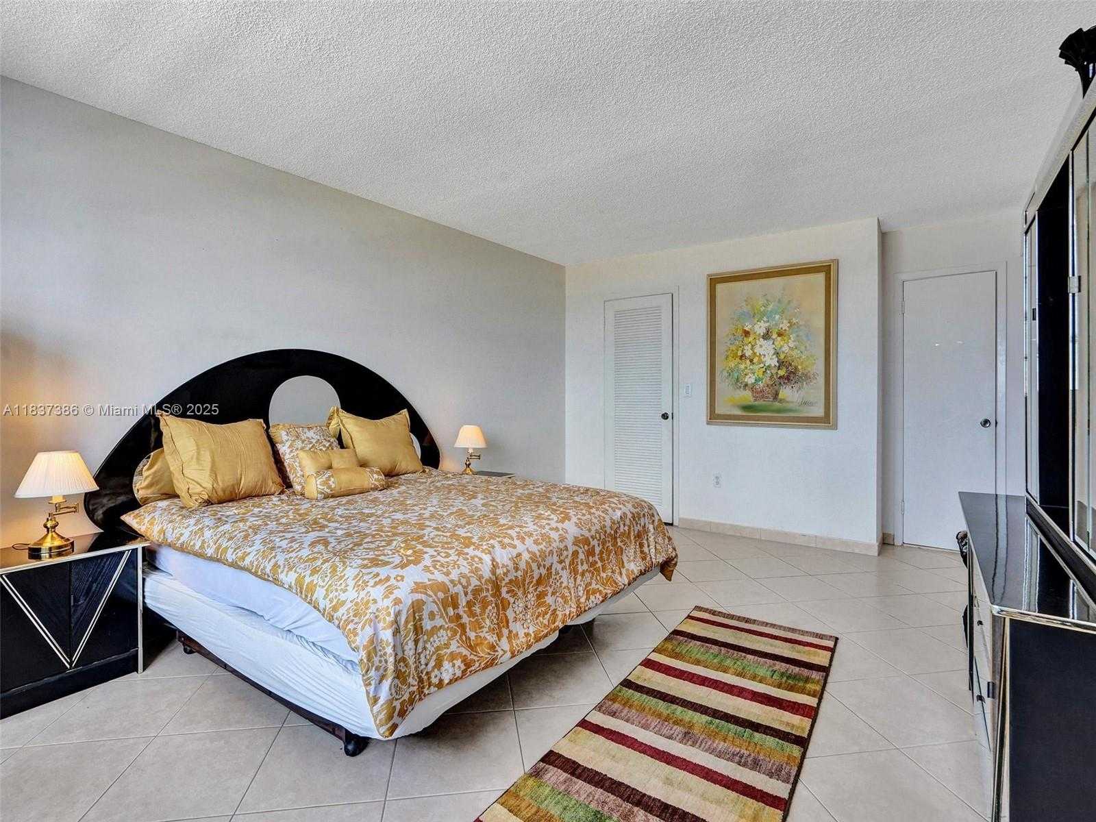 Small Image of 1833 SOUTH OCEAN DR #1511, Hallandale Beach Number 25