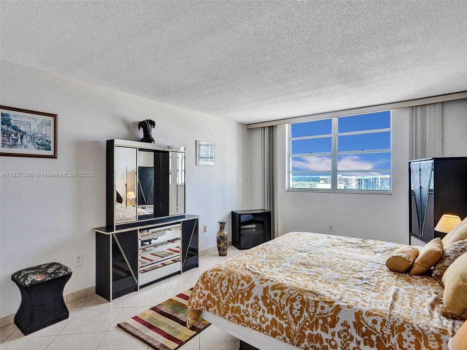 Small Image of 1833 SOUTH OCEAN DR #1511, Hallandale Beach Number 27