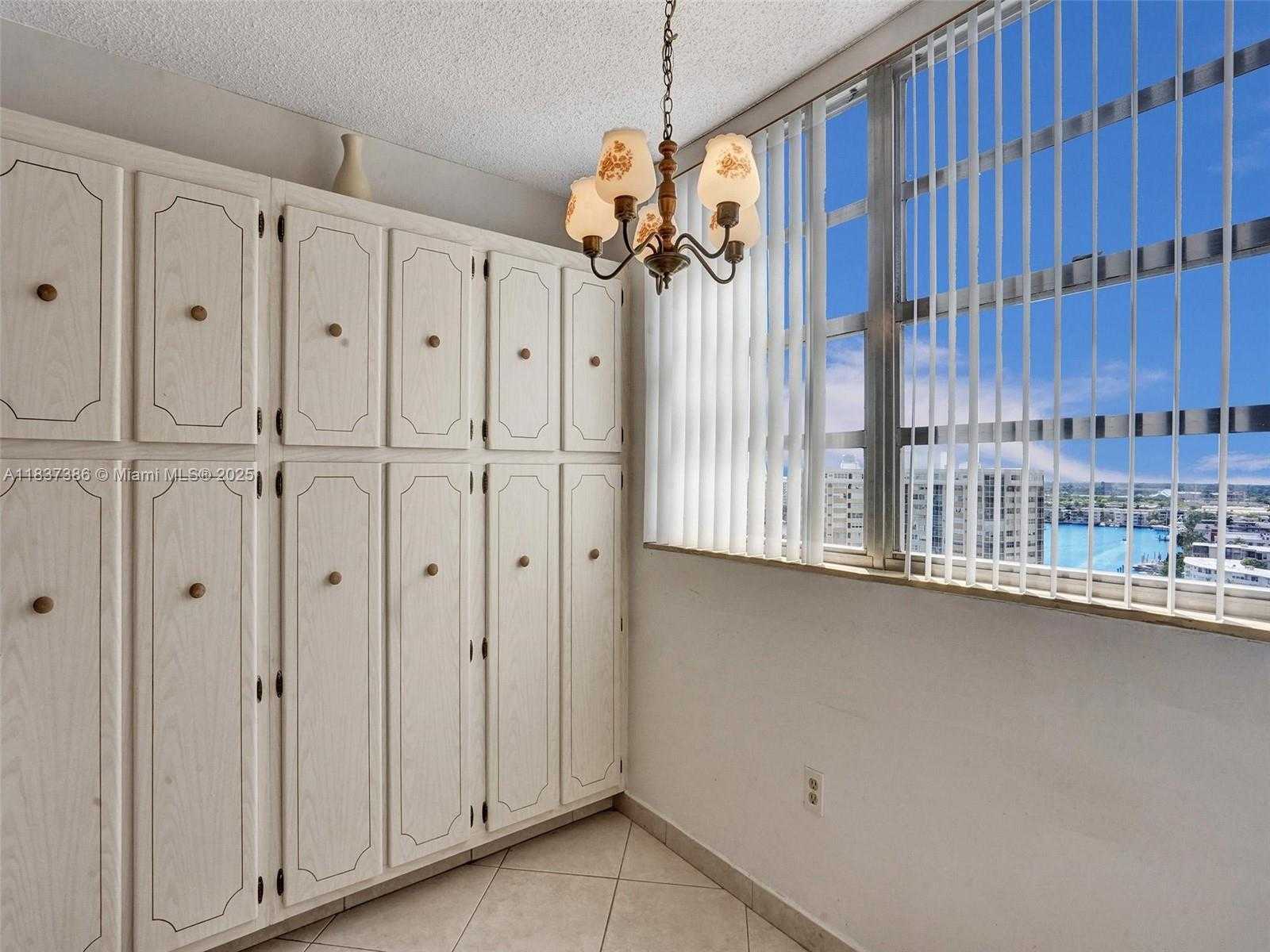 Small Image of 1833 SOUTH OCEAN DR #1511, Hallandale Beach Number 32