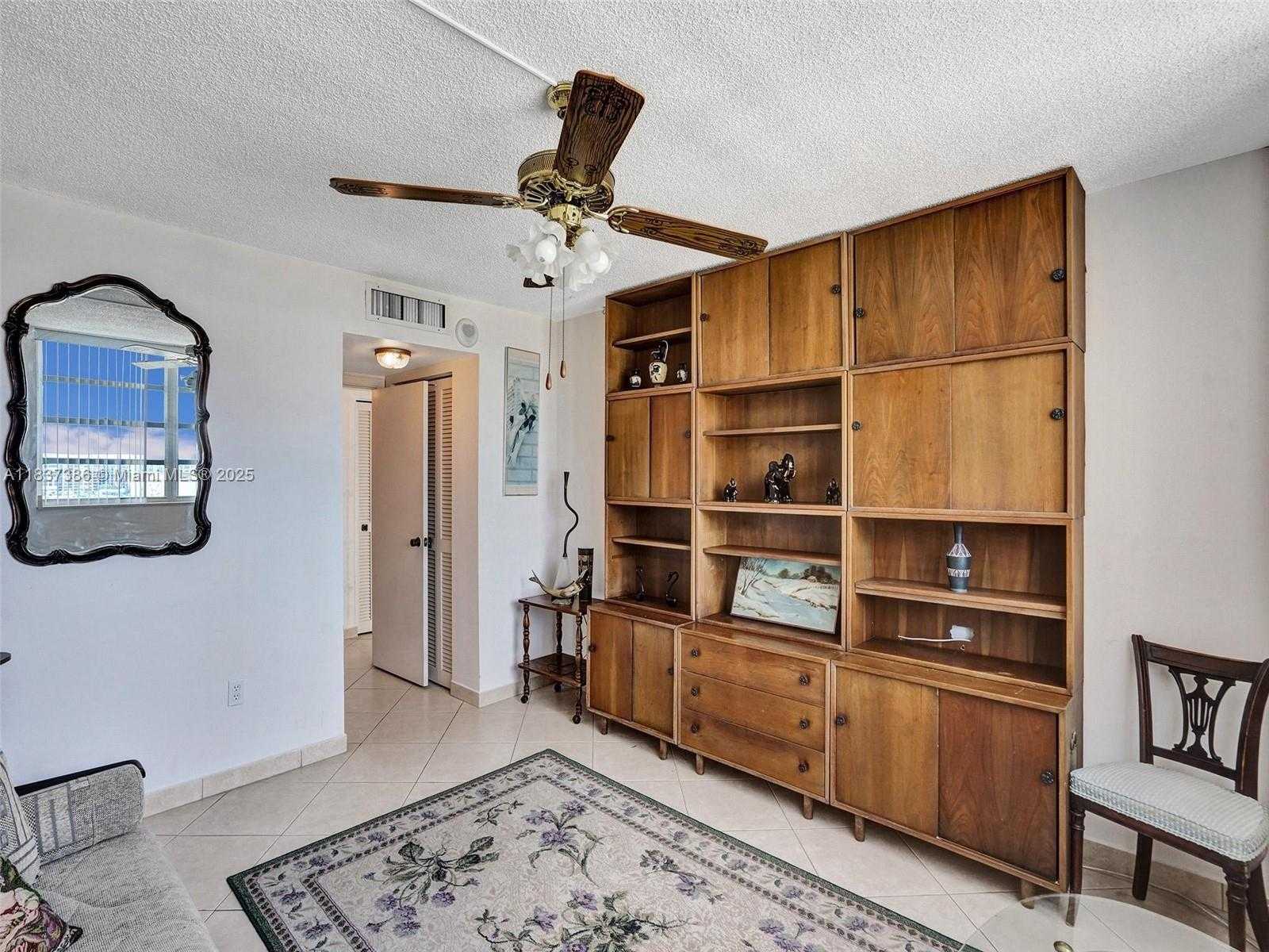 Small Image of 1833 SOUTH OCEAN DR #1511, Hallandale Beach Number 33