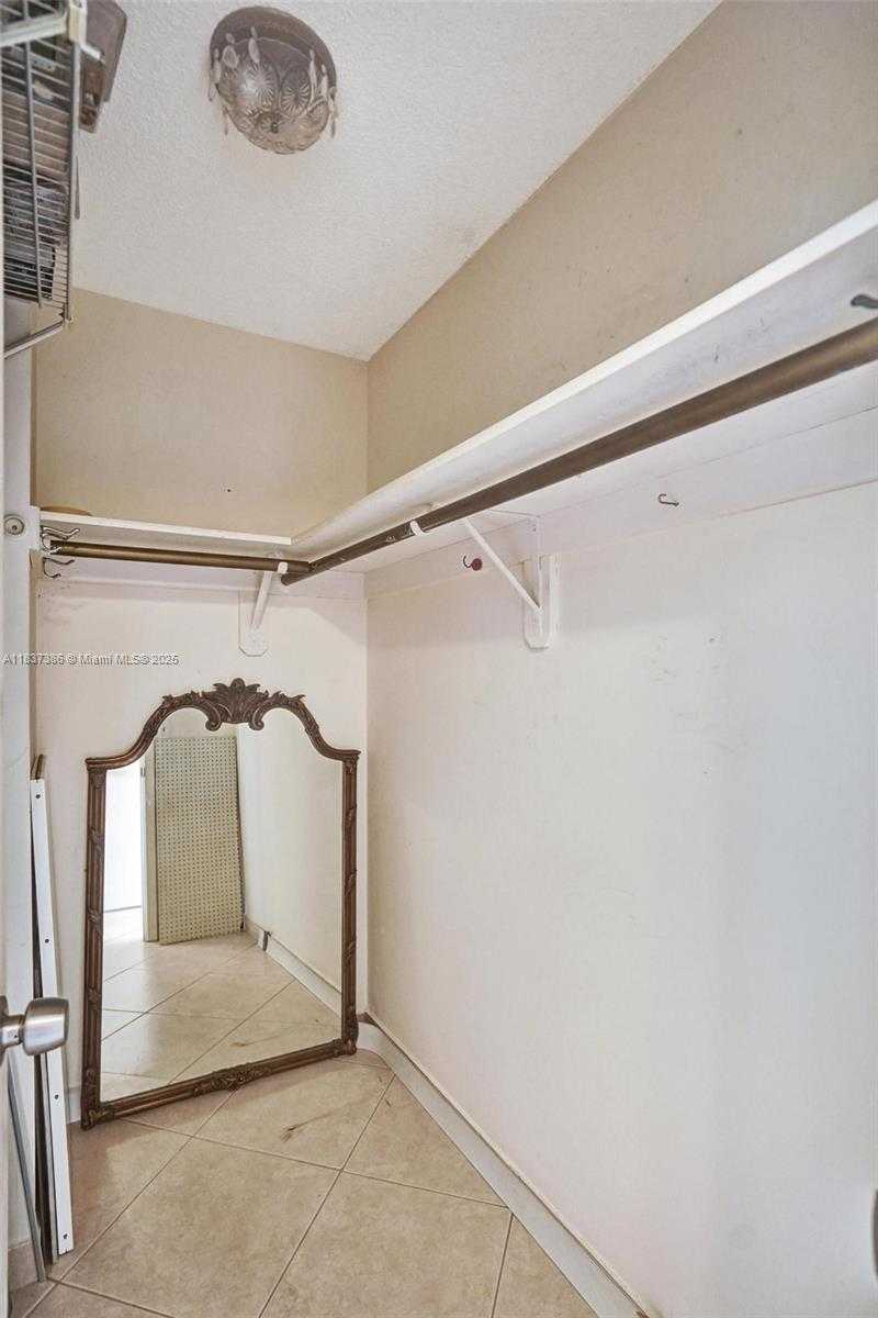 Small Image of 1833 SOUTH OCEAN DR #1511, Hallandale Beach Number 35