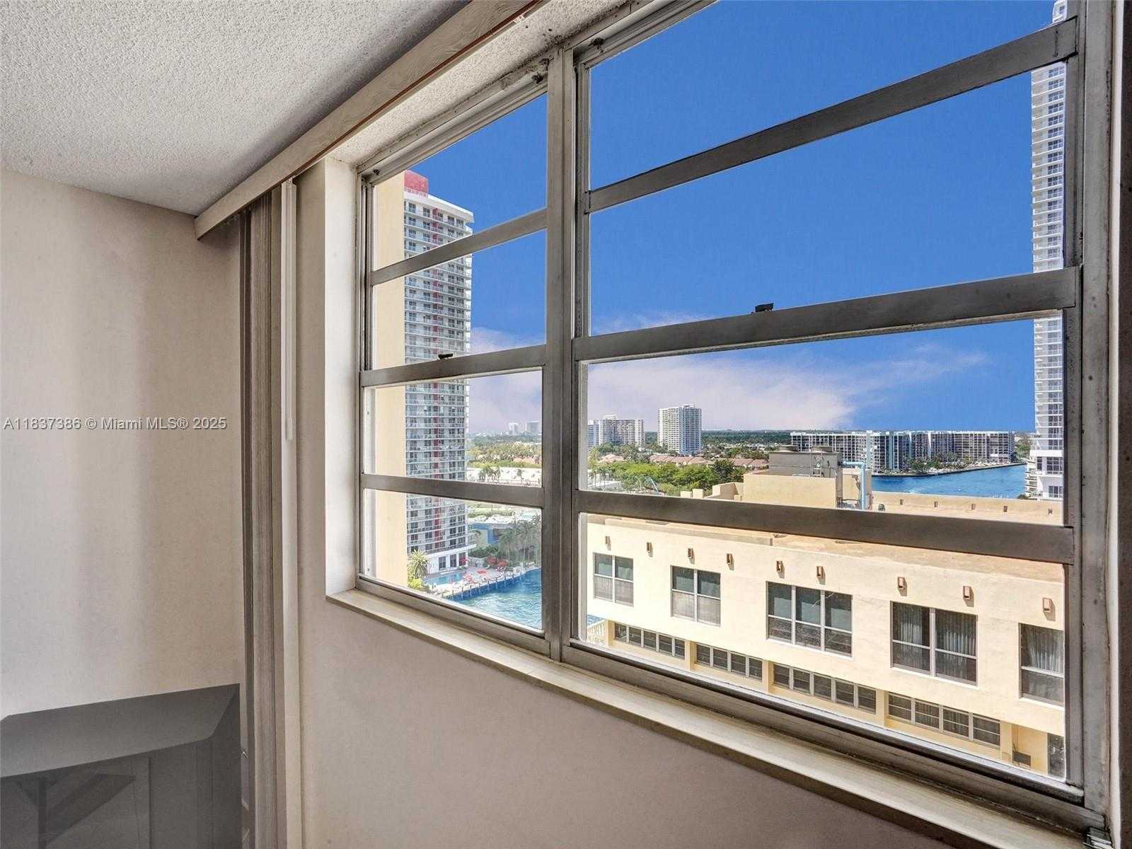 Small Image of 1833 SOUTH OCEAN DR #1511, Hallandale Beach Number 37