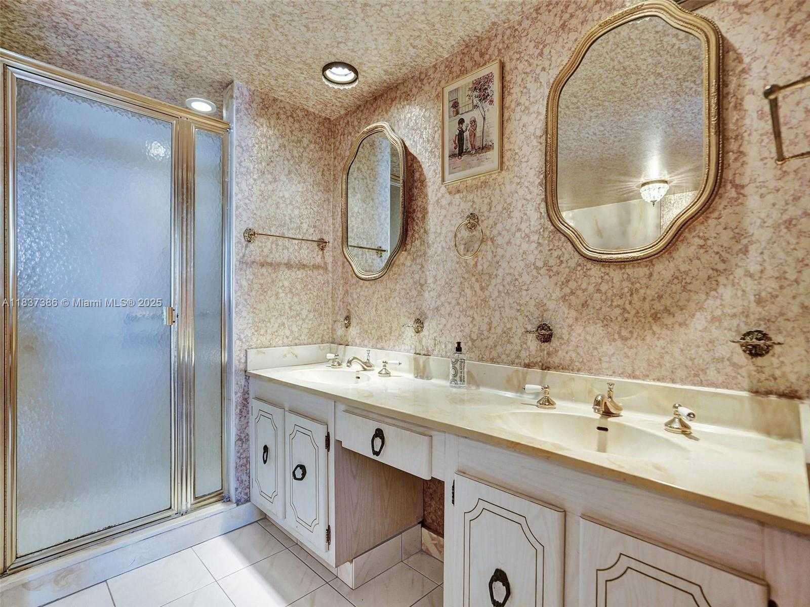 Small Image of 1833 SOUTH OCEAN DR #1511, Hallandale Beach Number 6