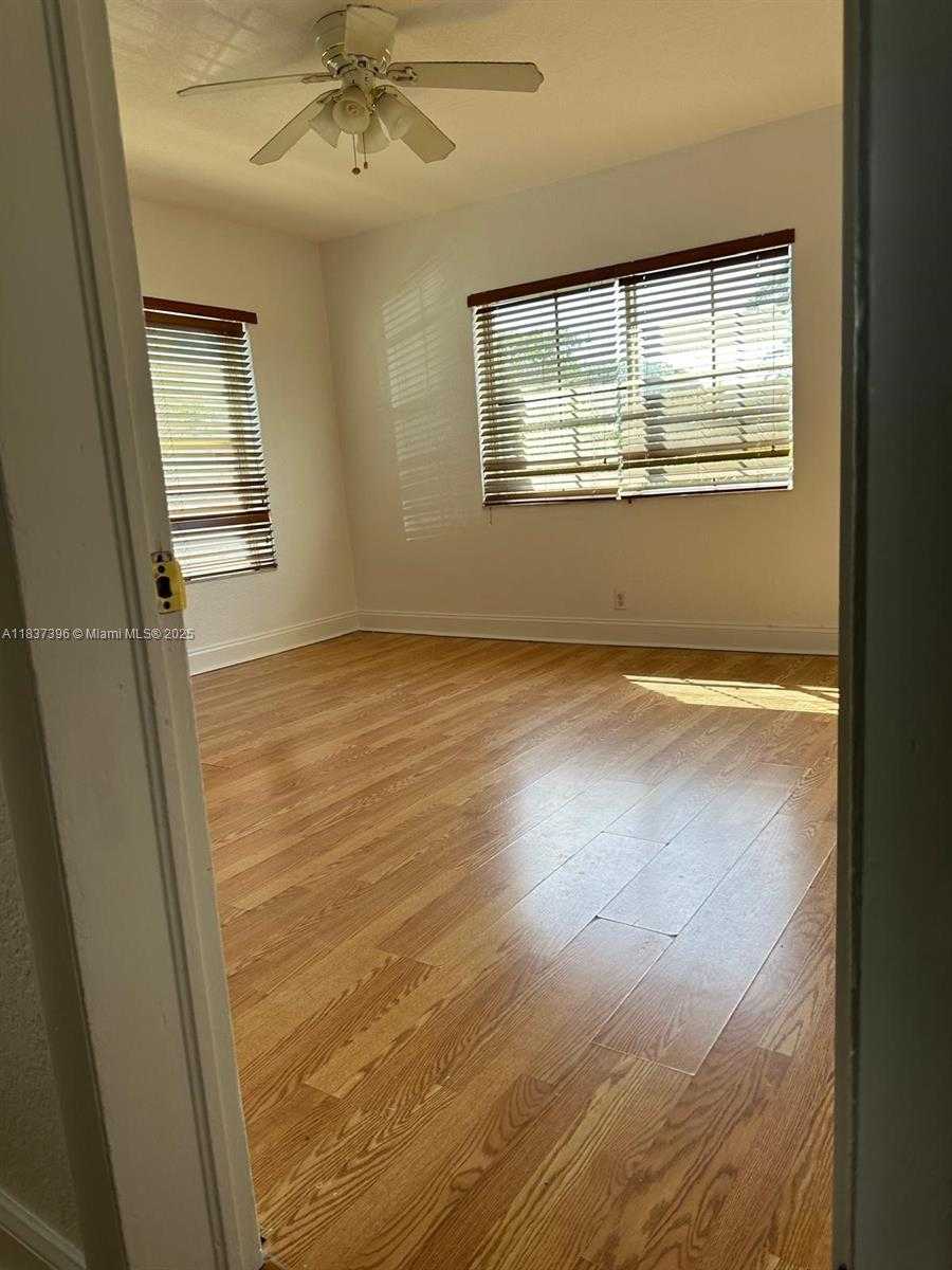 Small Image of 1065 97TH ST #1A, Bay Harbor Islands Number 14