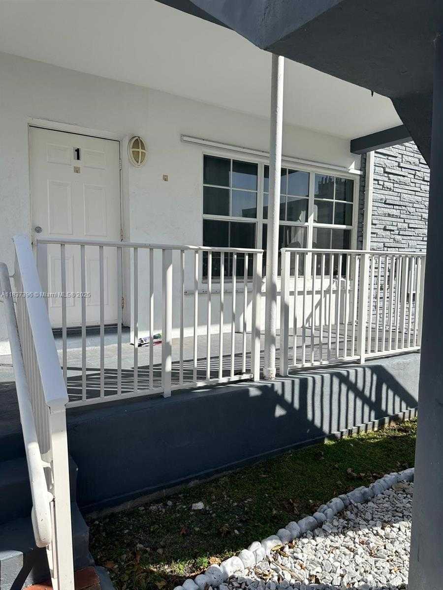 Small Image of 1065 97TH ST #1A, Bay Harbor Islands Number 2