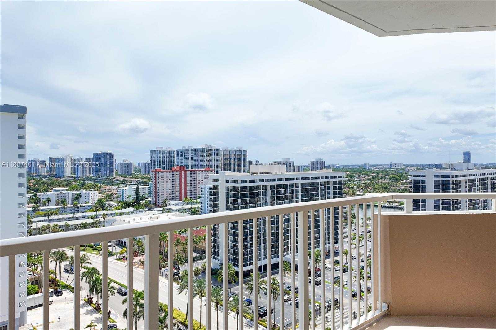 Small Image of 1980 SOUTH OCEAN DR #17L, Hallandale Beach Number 11