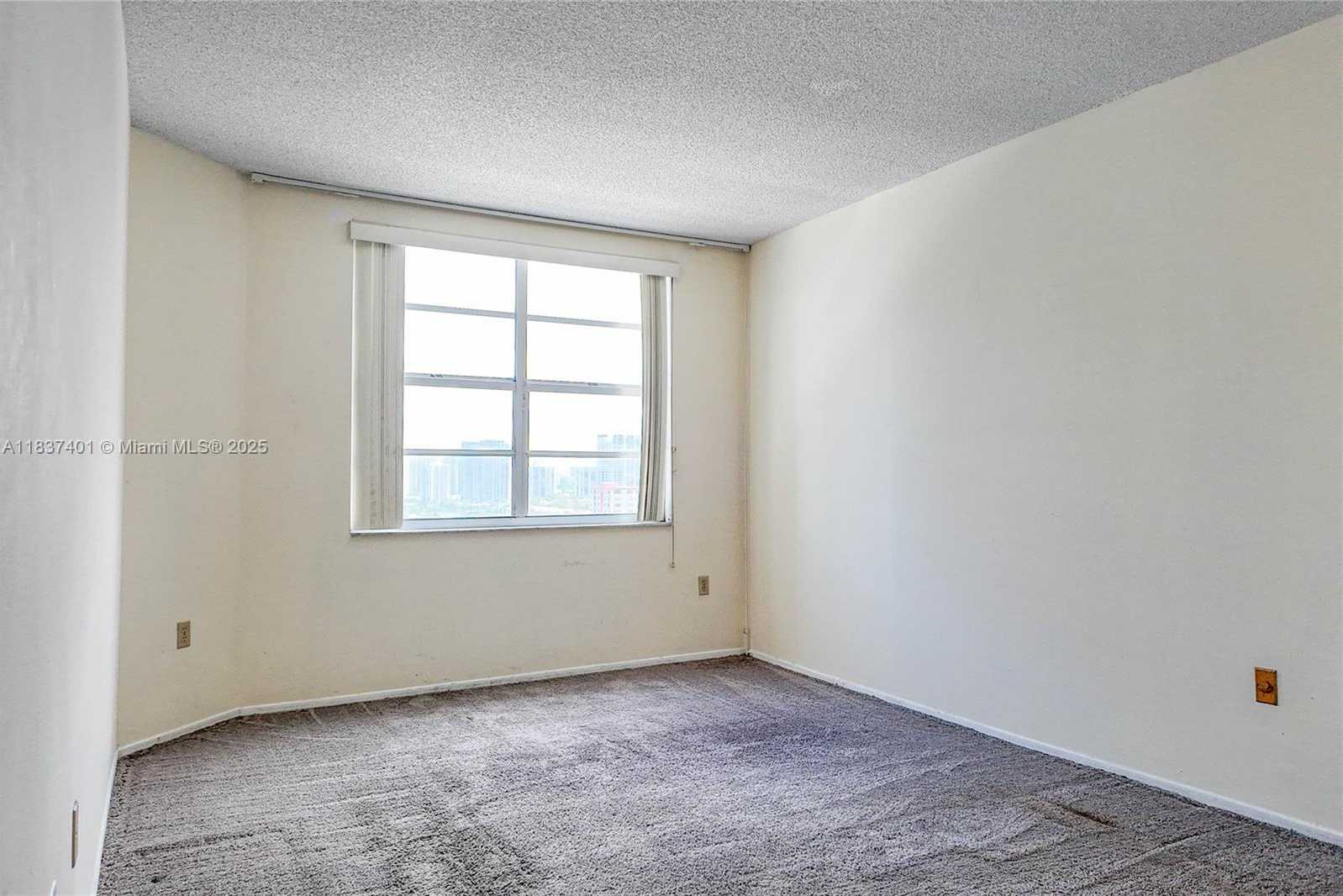Small Image of 1980 SOUTH OCEAN DR #17L, Hallandale Beach Number 7