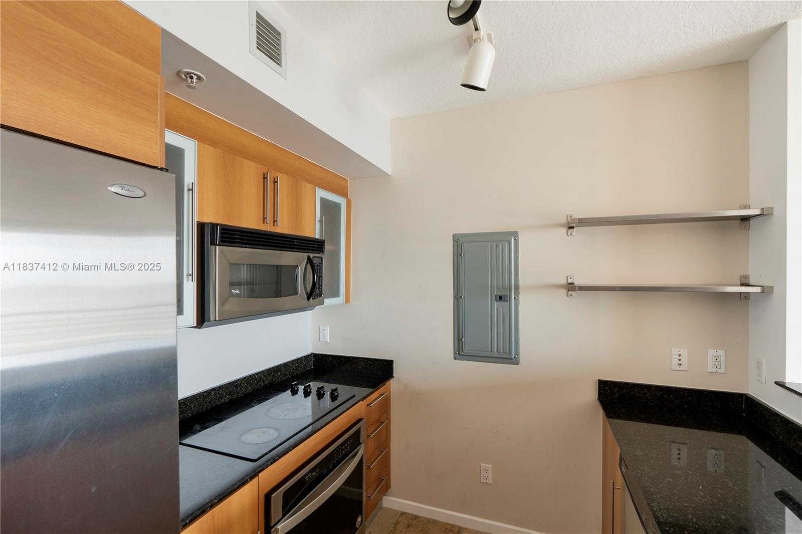 Small Image of 325 SOUTH BISCAYNE BLVD #3322, Miami Number 11