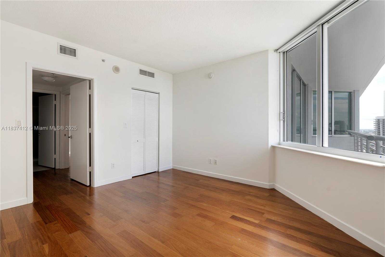 Small Image of 325 SOUTH BISCAYNE BLVD #3322, Miami Number 14