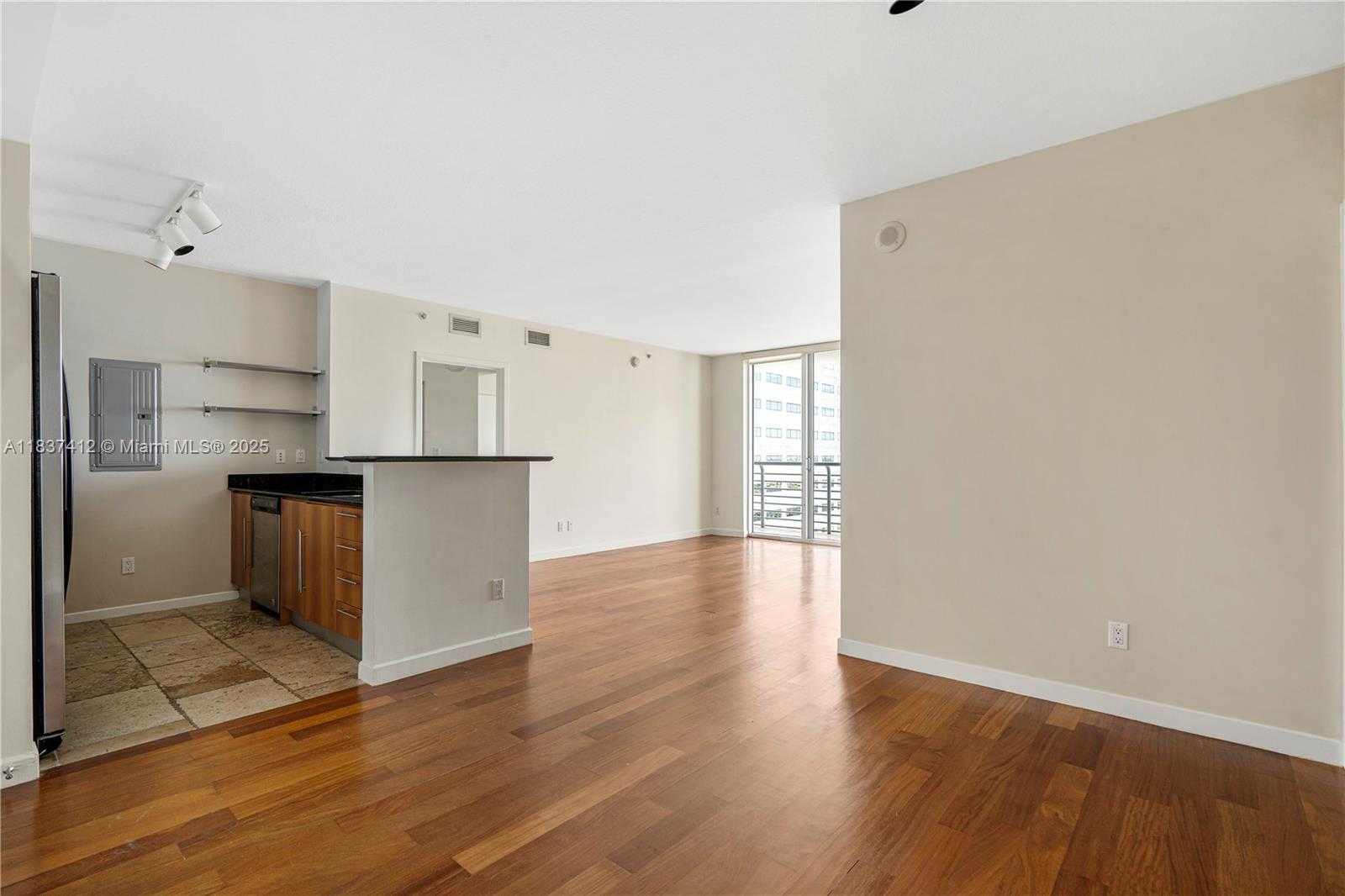 Small Image of 325 SOUTH BISCAYNE BLVD #3322, Miami Number 20