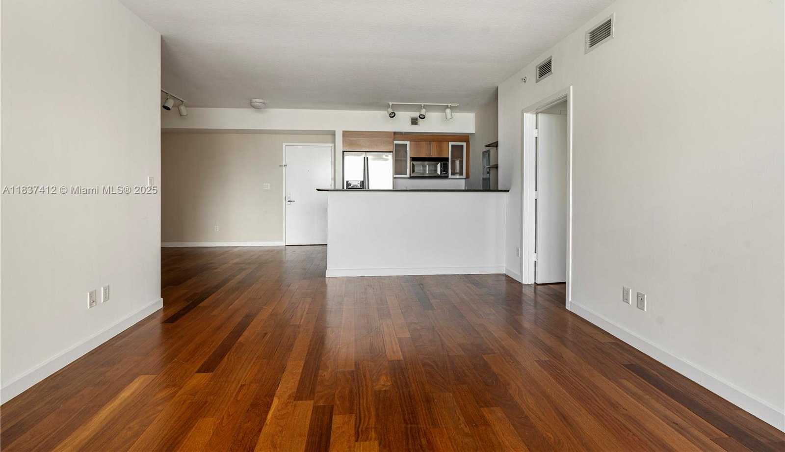Small Image of 325 SOUTH BISCAYNE BLVD #3322, Miami Number 3
