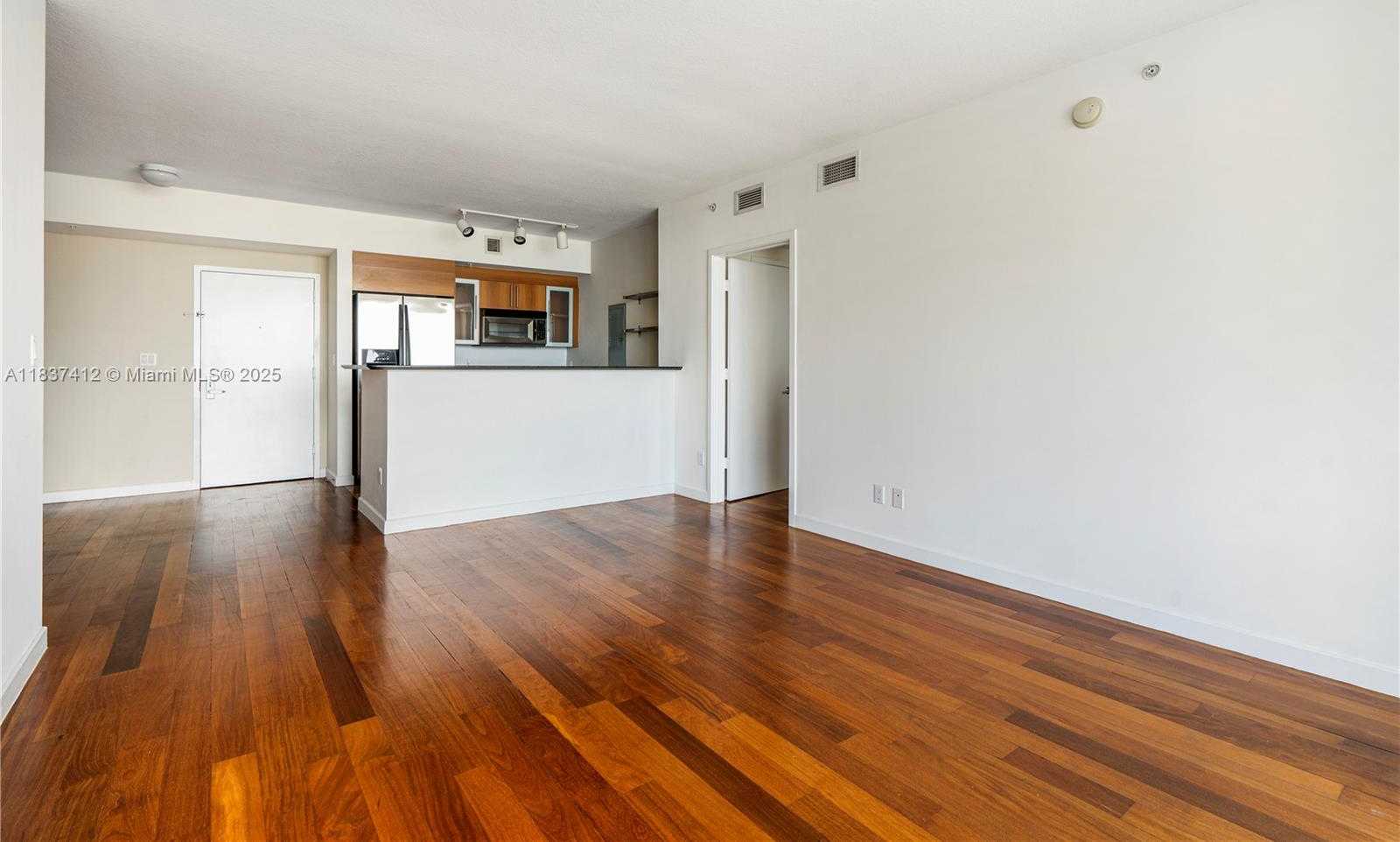 Small Image of 325 SOUTH BISCAYNE BLVD #3322, Miami Number 4
