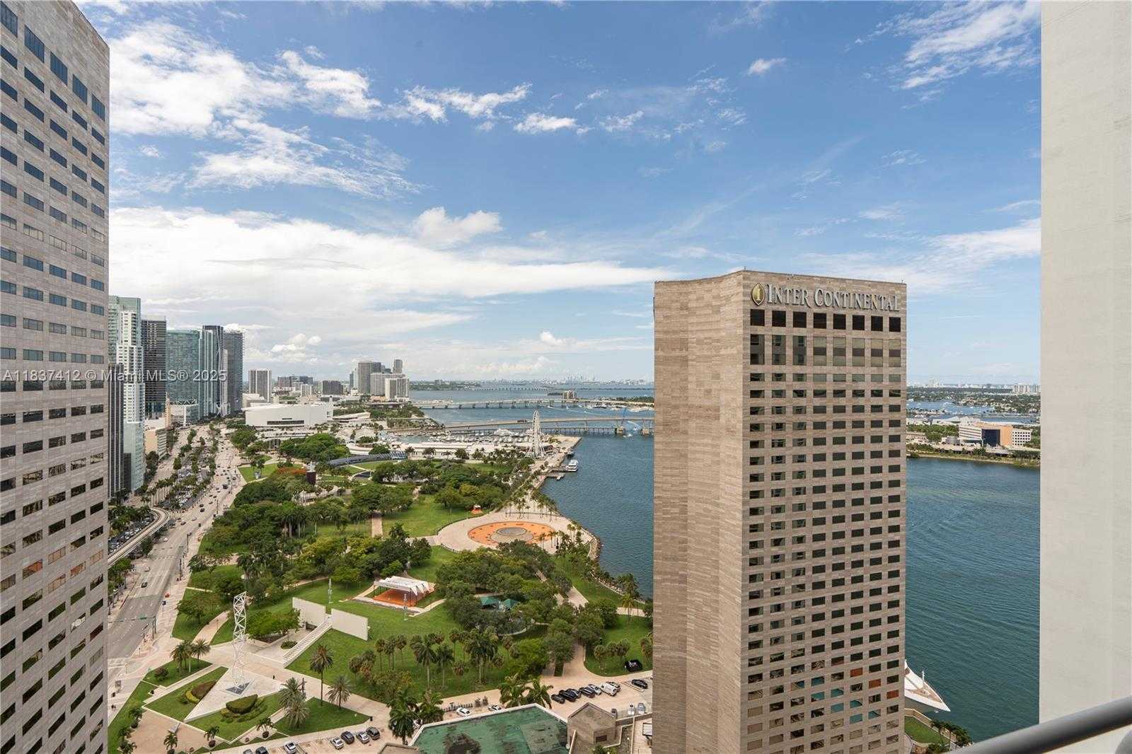 Small Image of 325 SOUTH BISCAYNE BLVD #3322, Miami Number 6