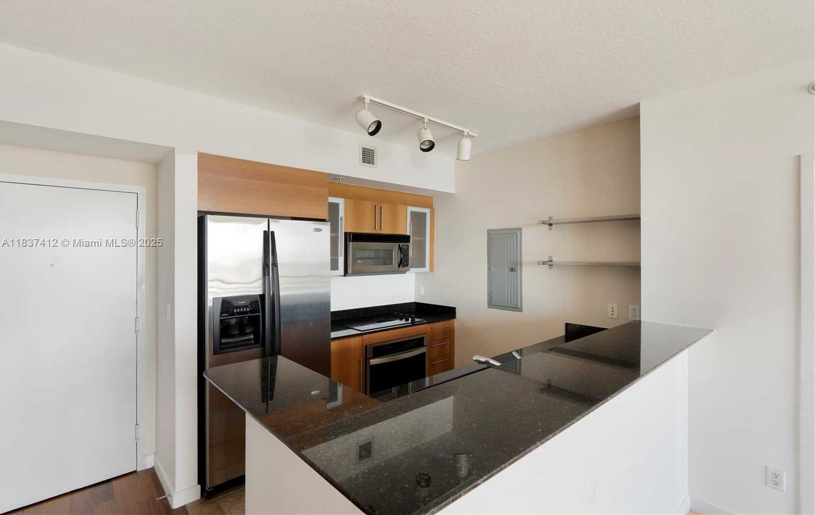 Small Image of 325 SOUTH BISCAYNE BLVD #3322, Miami Number 9