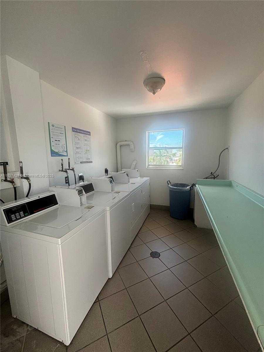 Small Image of 1519 DREXEL AVE #401, Miami Beach Number 11