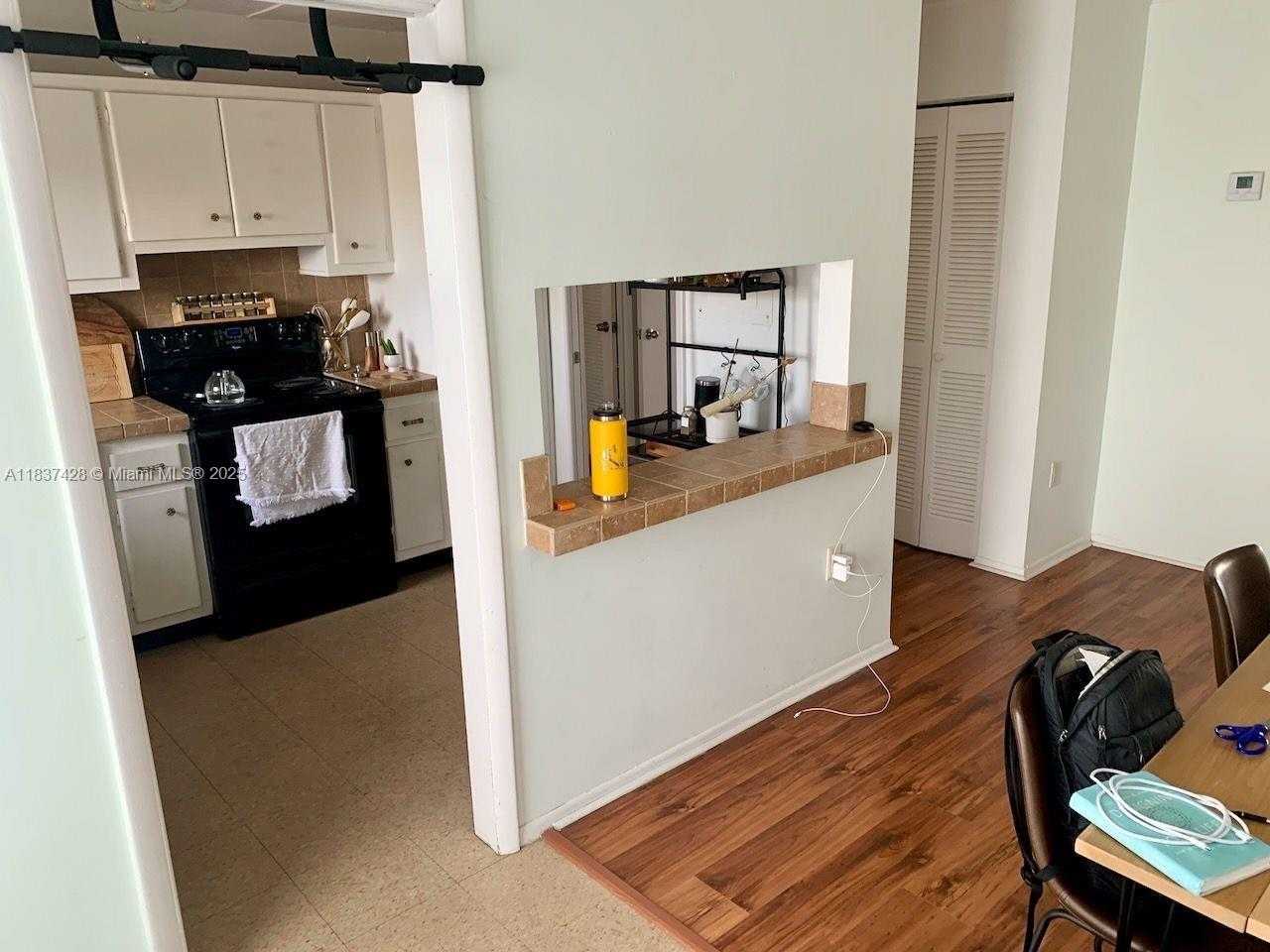 Small Image of 1519 DREXEL AVE #401, Miami Beach Number 2