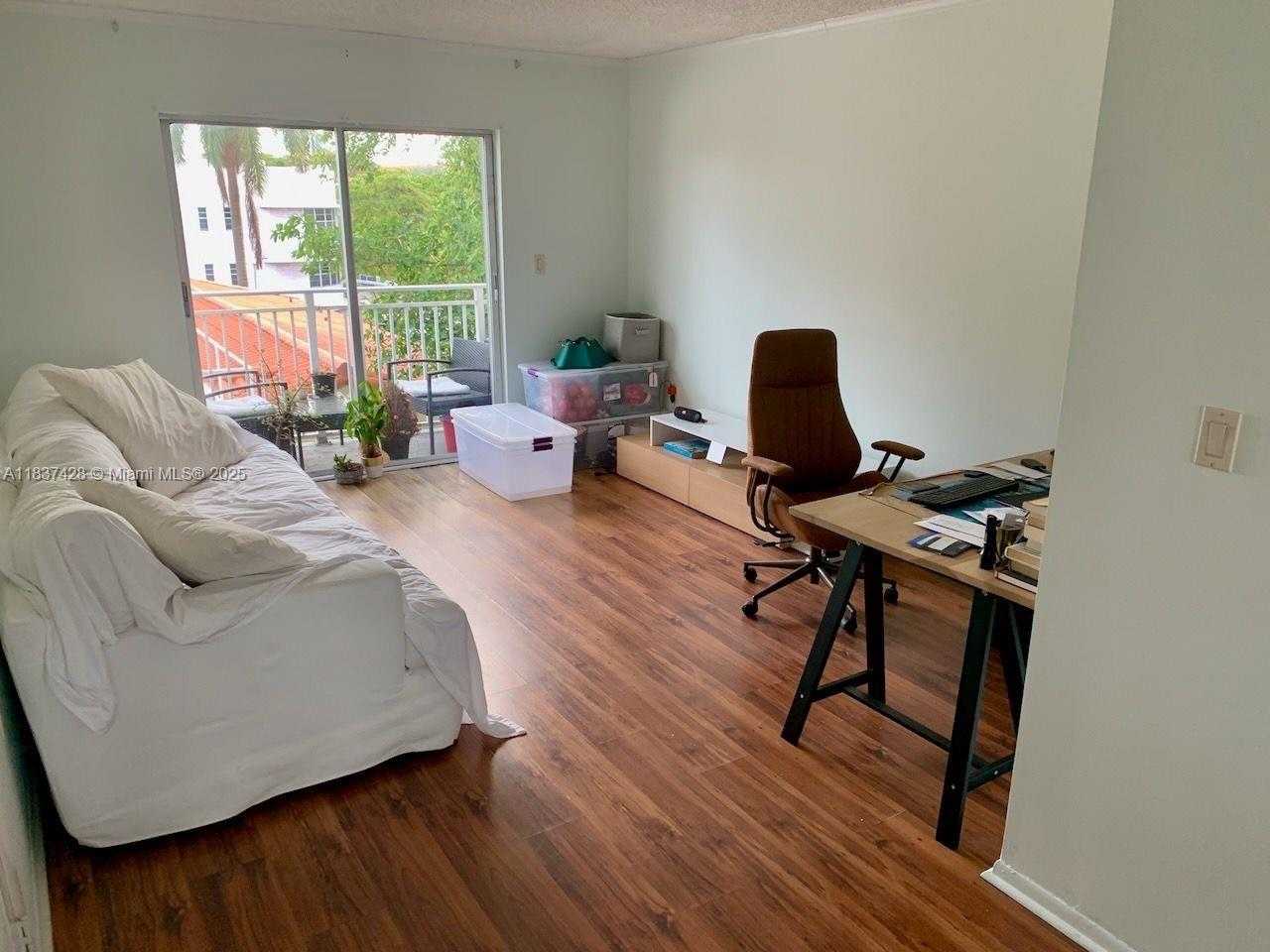 Small Image of 1519 DREXEL AVE #401, Miami Beach Number 3