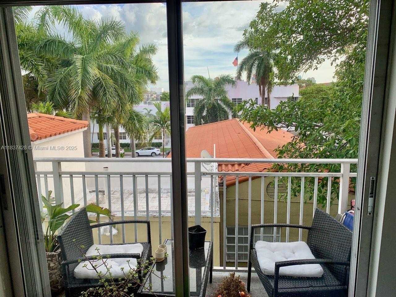Small Image of 1519 DREXEL AVE #401, Miami Beach Number 4