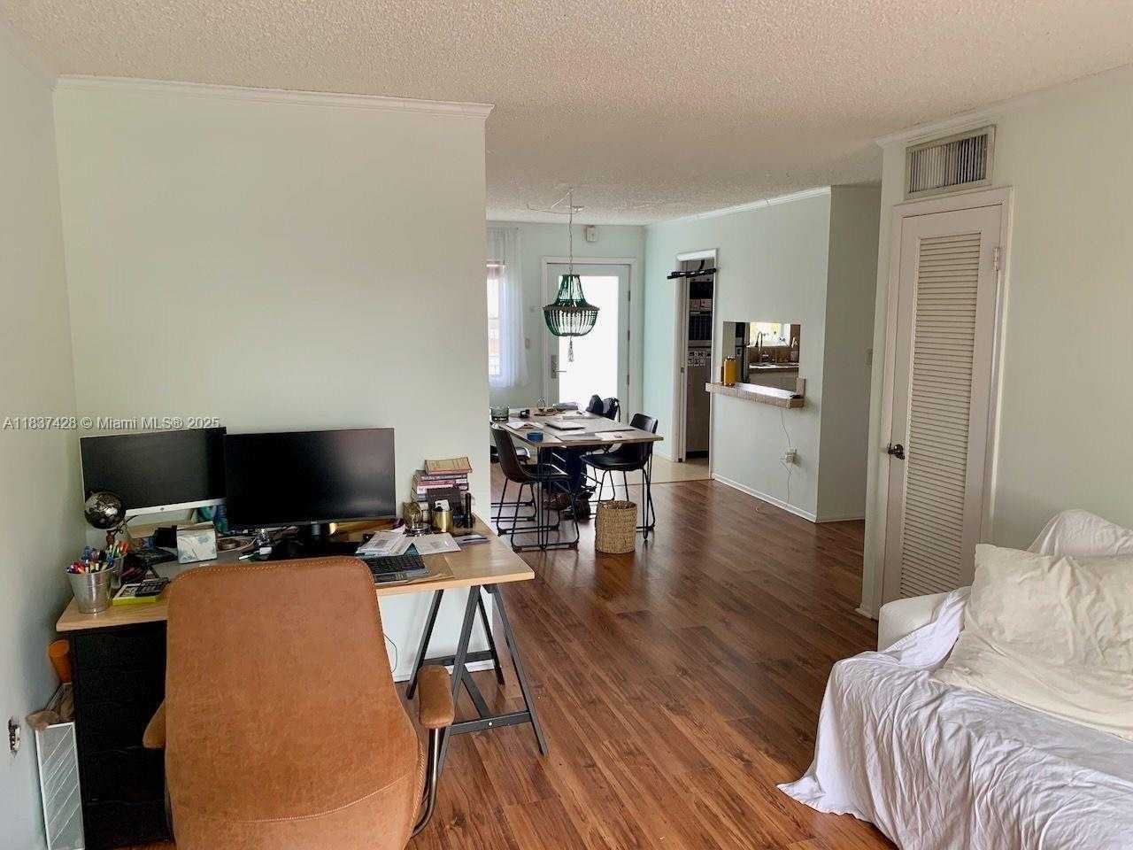 Small Image of 1519 DREXEL AVE #401, Miami Beach Number 5