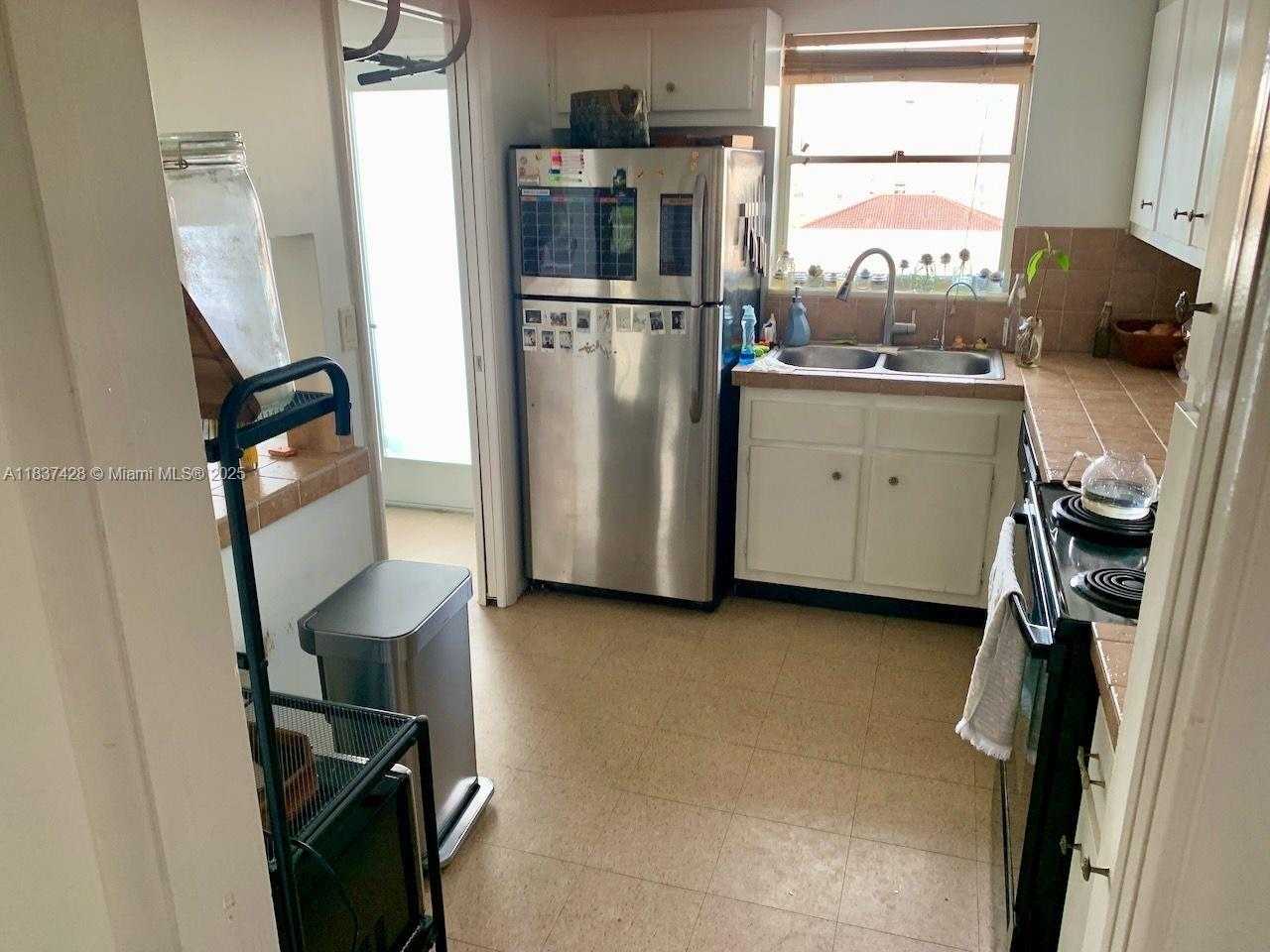 Small Image of 1519 DREXEL AVE #401, Miami Beach Number 6